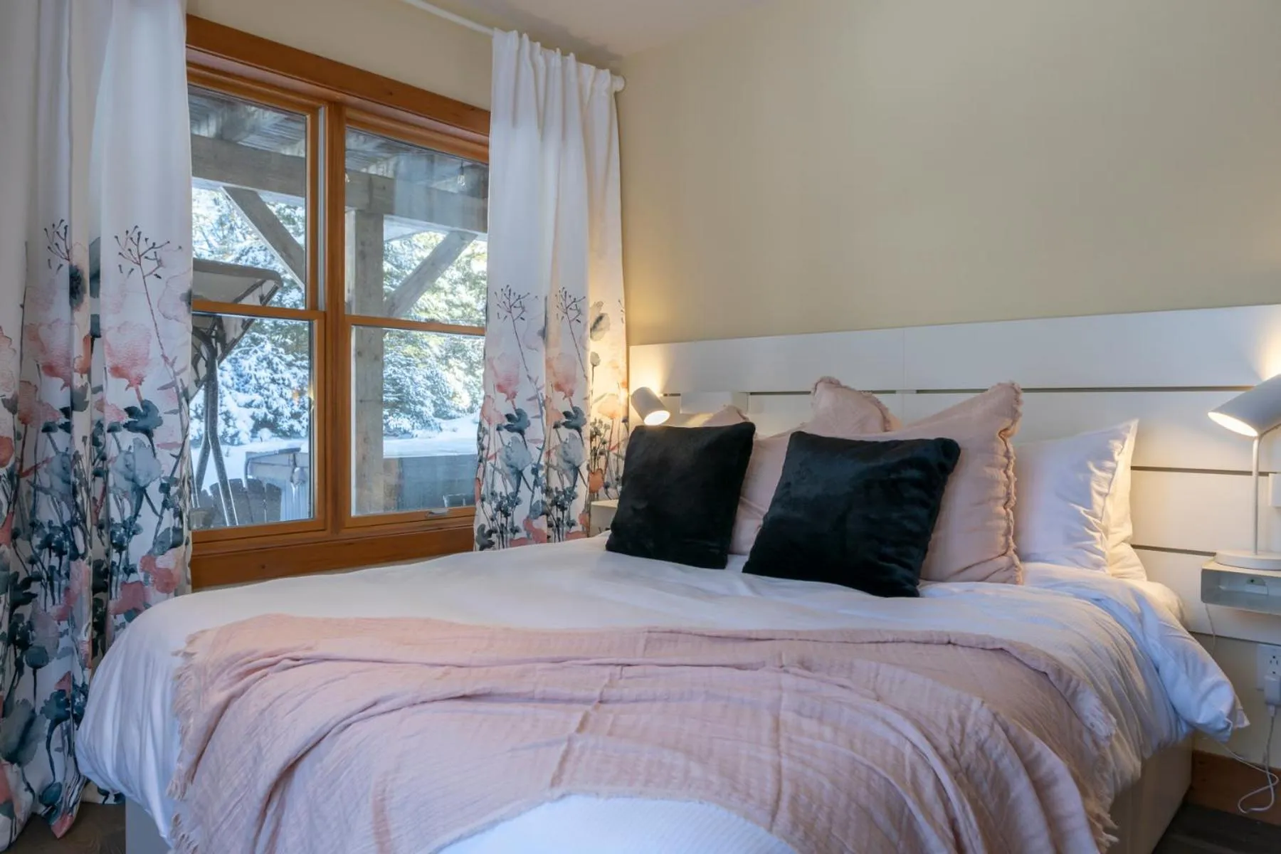 Bed in 4-Bedroom Chalet Fraternite in Lac-Superieur Tremblant