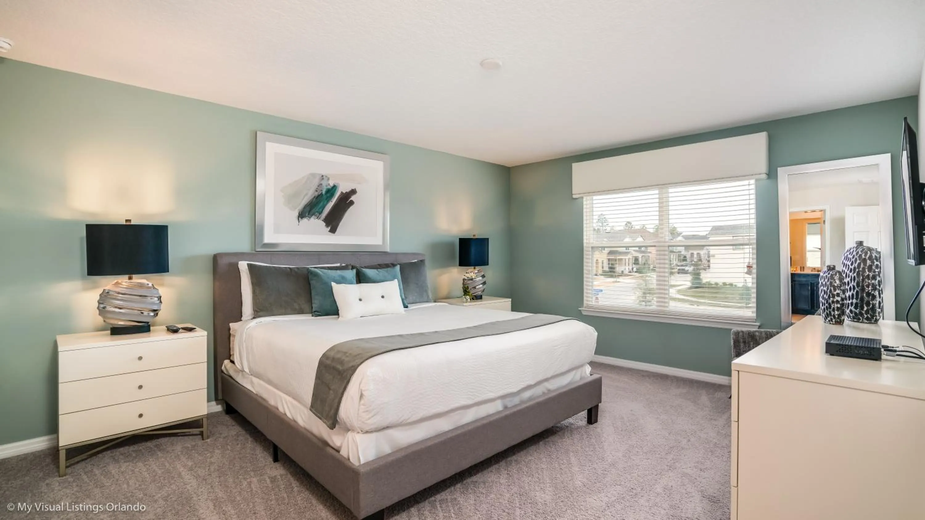 Bed in Beautiful Furnished Townhome w Private Pool