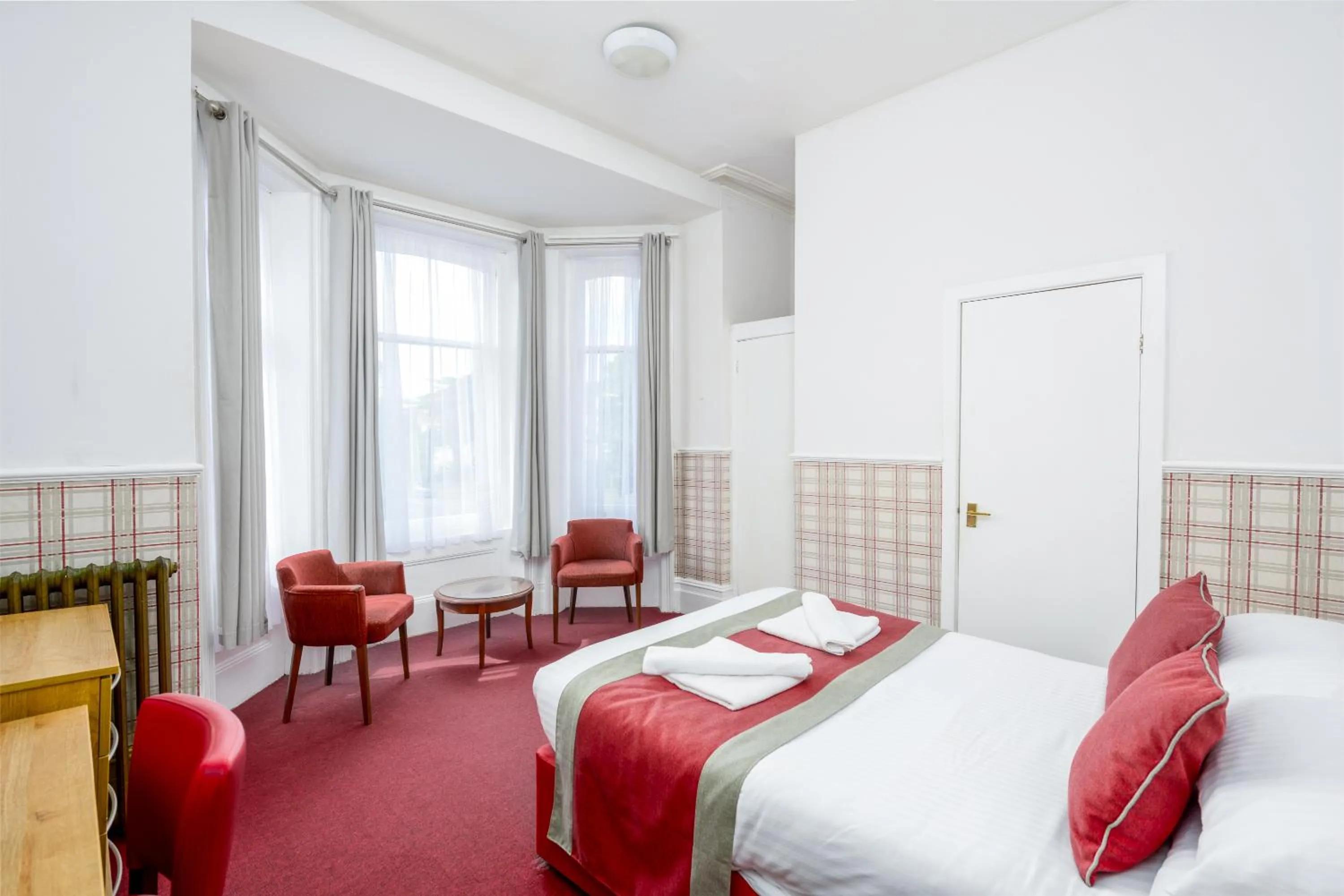 Bedroom, Bed in Bournemouth Sands Hotel