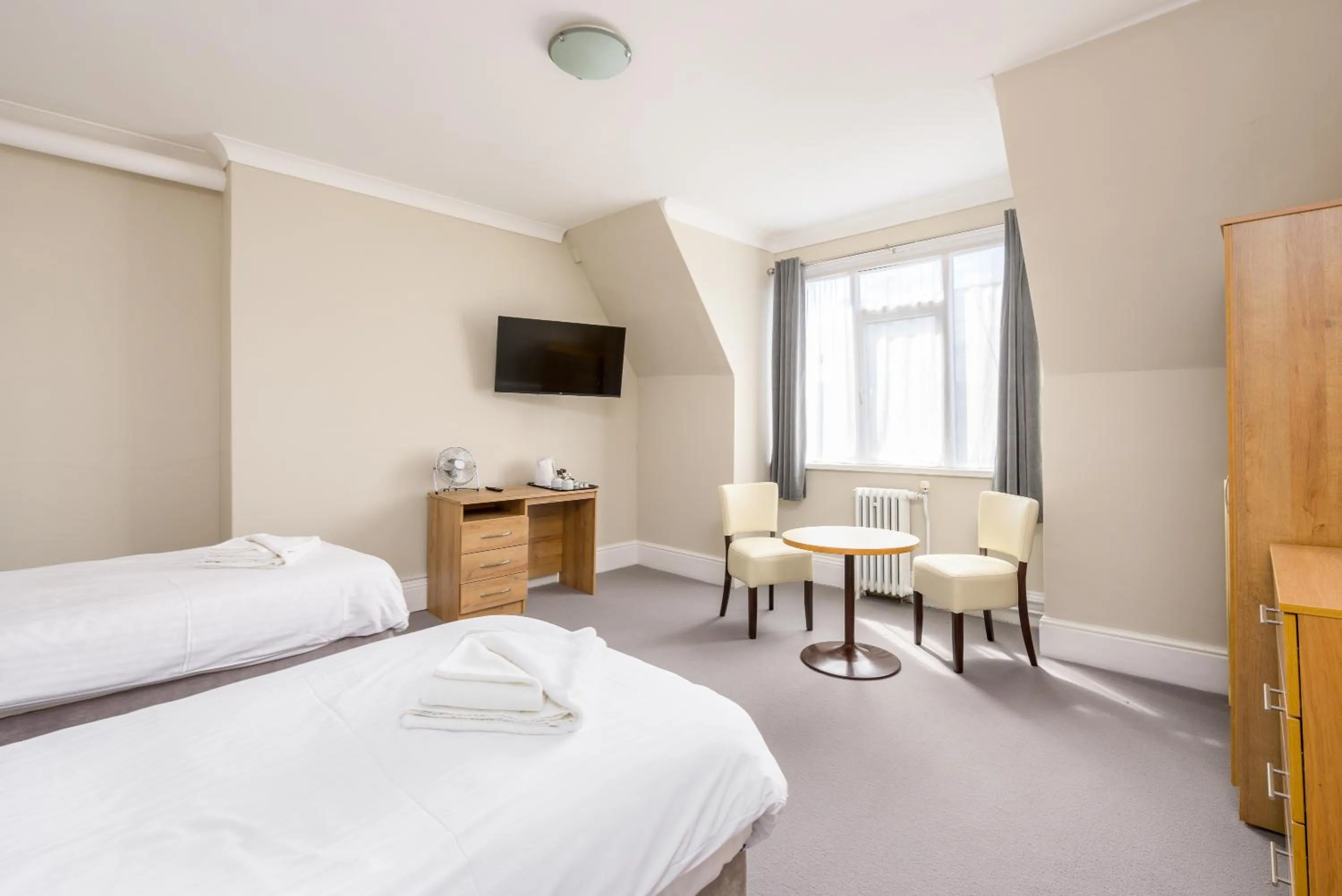 Bedroom, Bed in Bournemouth Sands Hotel