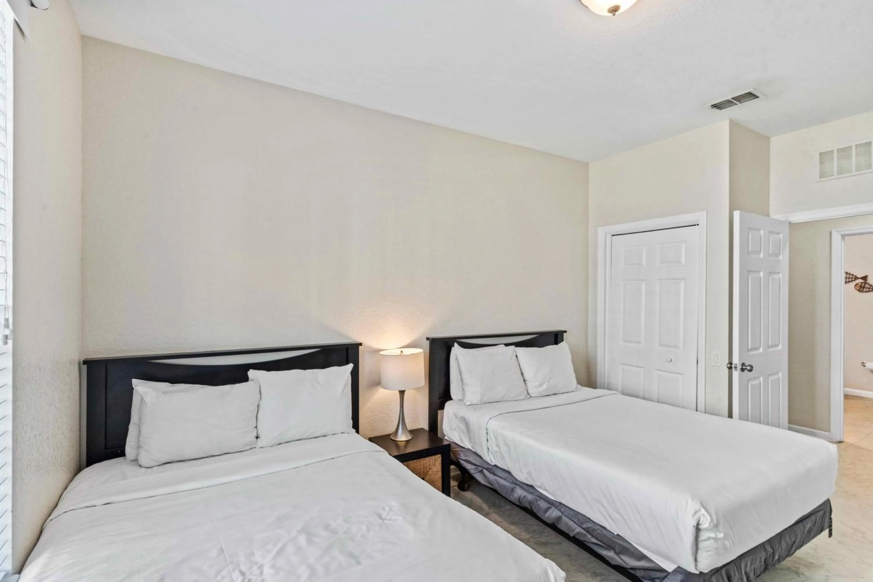 Bed in First floor Vista Cay Condo wFREE Resort Access