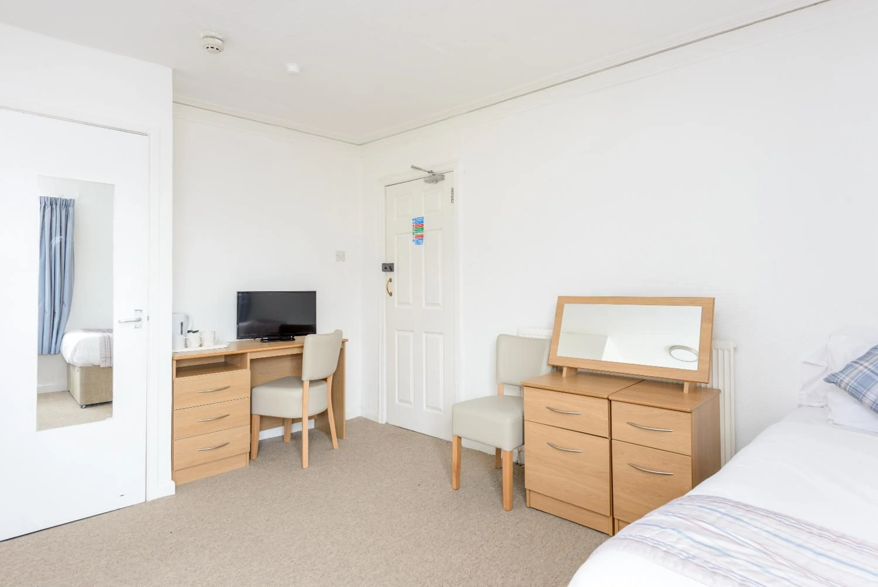 Photo of the whole room, Bed in Hotel Santa Maria - formerly Daishs Blackpool