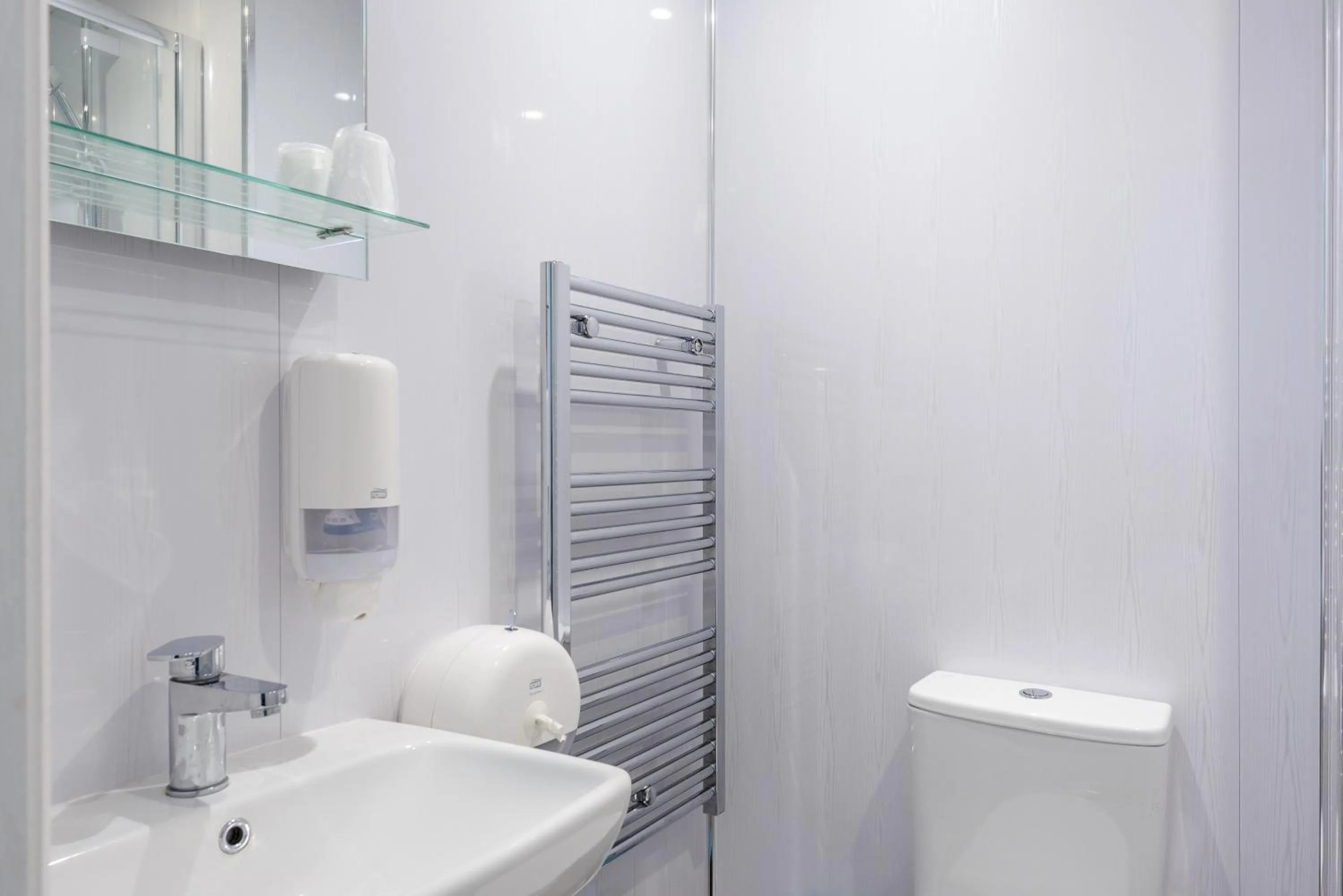 Bathroom in Hotel Santa Maria - formerly Daishs Blackpool