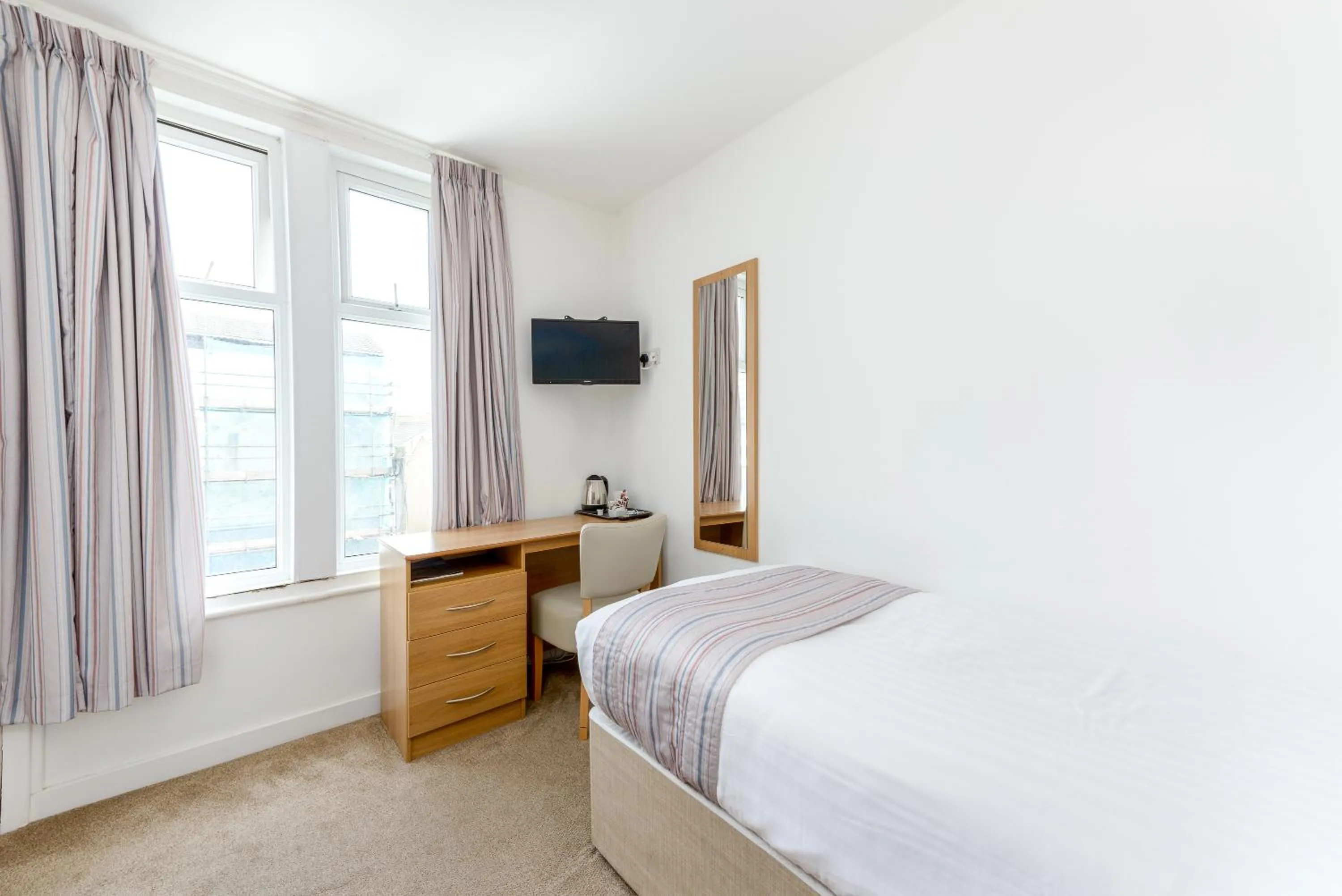 Bed in Hotel Santa Maria - formerly Daishs Blackpool