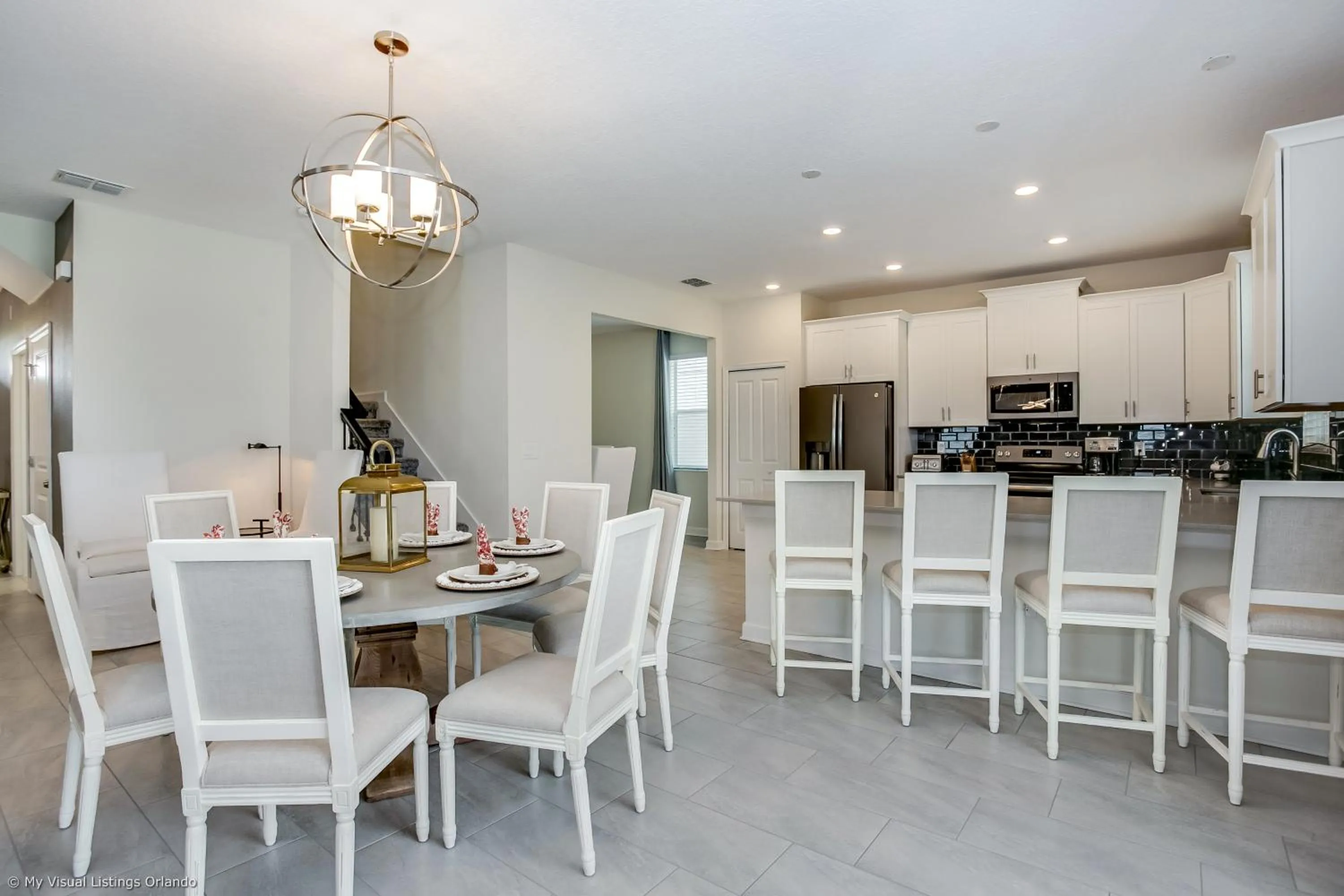 Contemporary Home w Private Pool& Spa