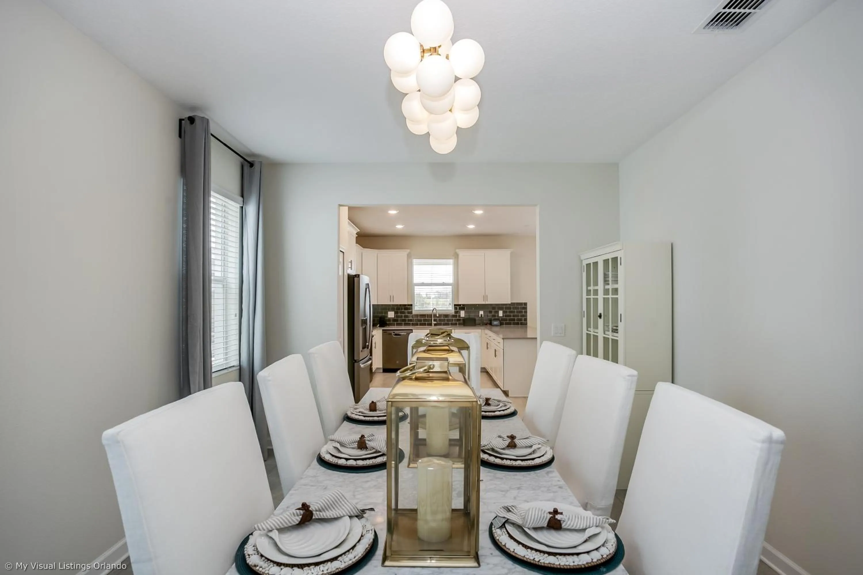 Contemporary Home w Private Pool& Spa