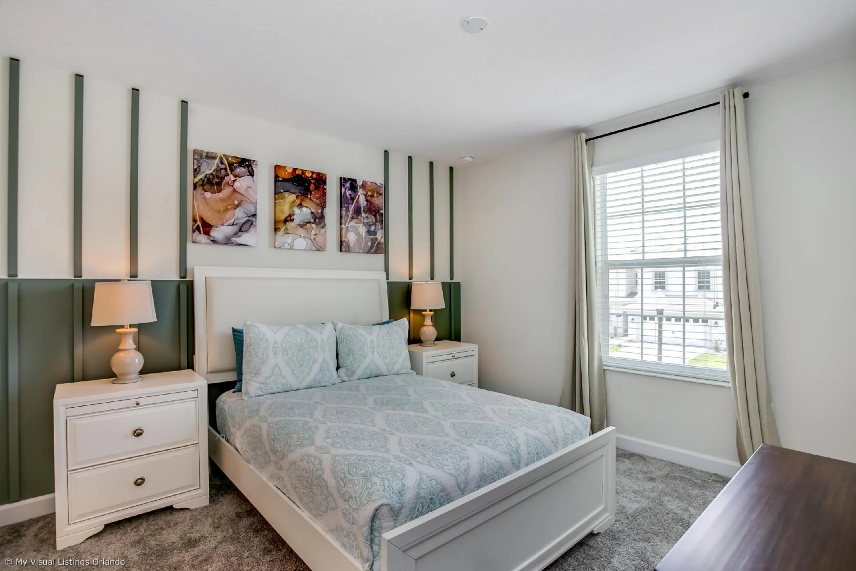 Bed in Contemporary Home w Private Pool& Spa