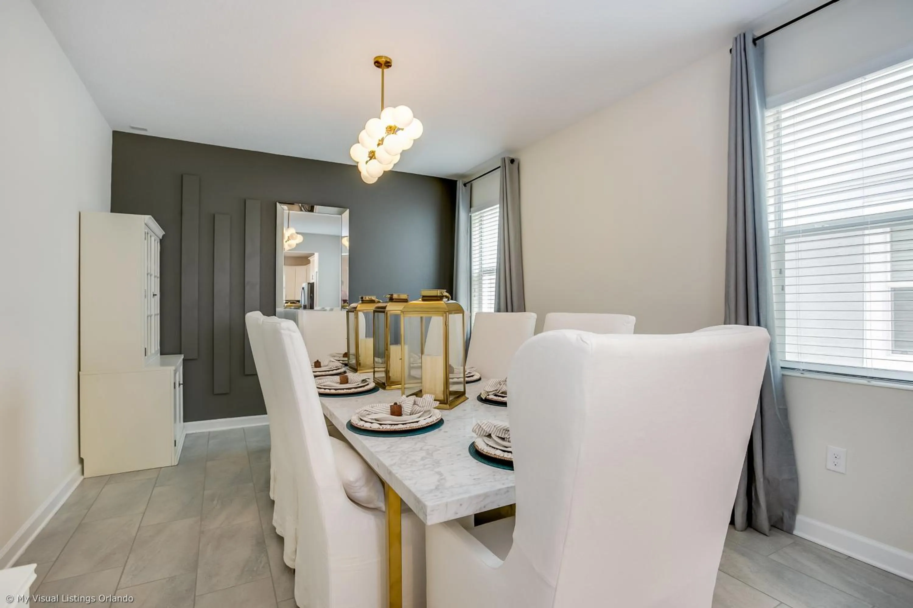 Contemporary Home w Private Pool& Spa