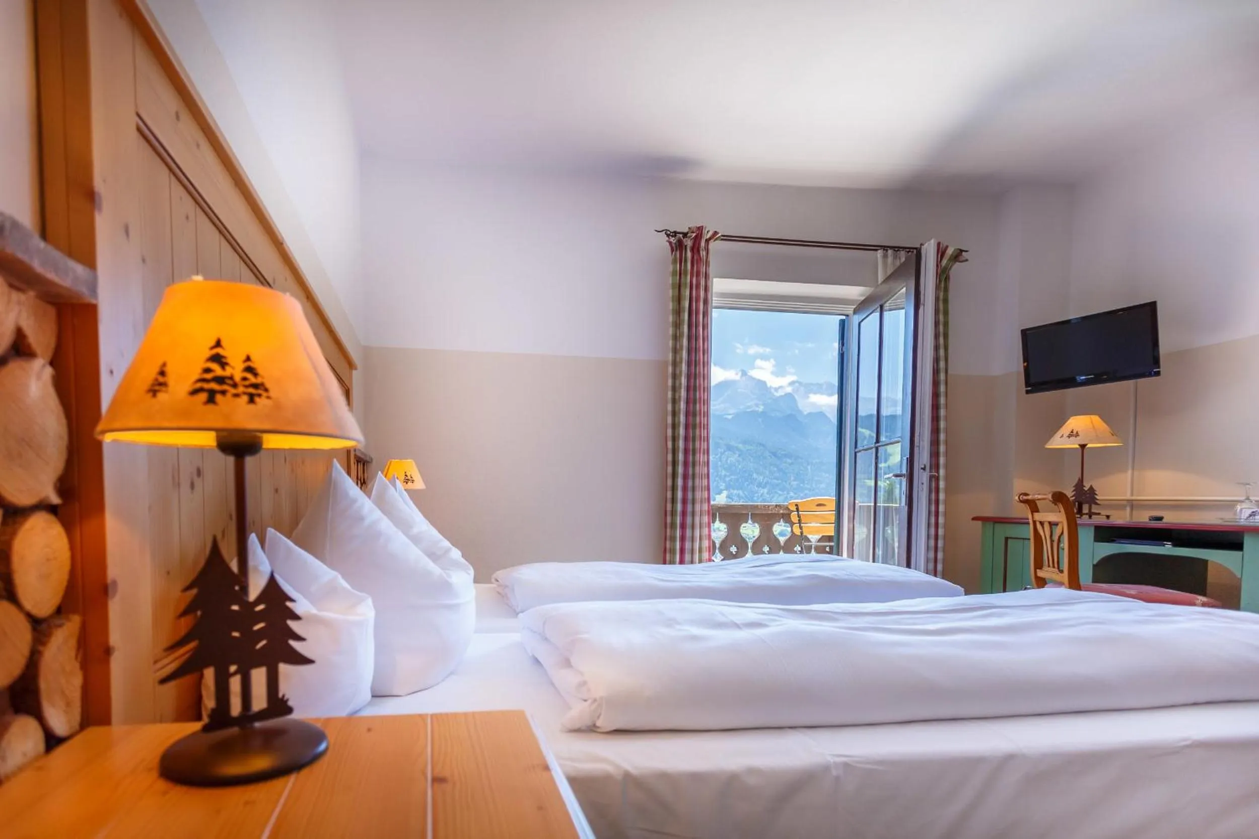 Bedroom, Bed in Landkomforthotel Panorama & Restaurant Bella Vista