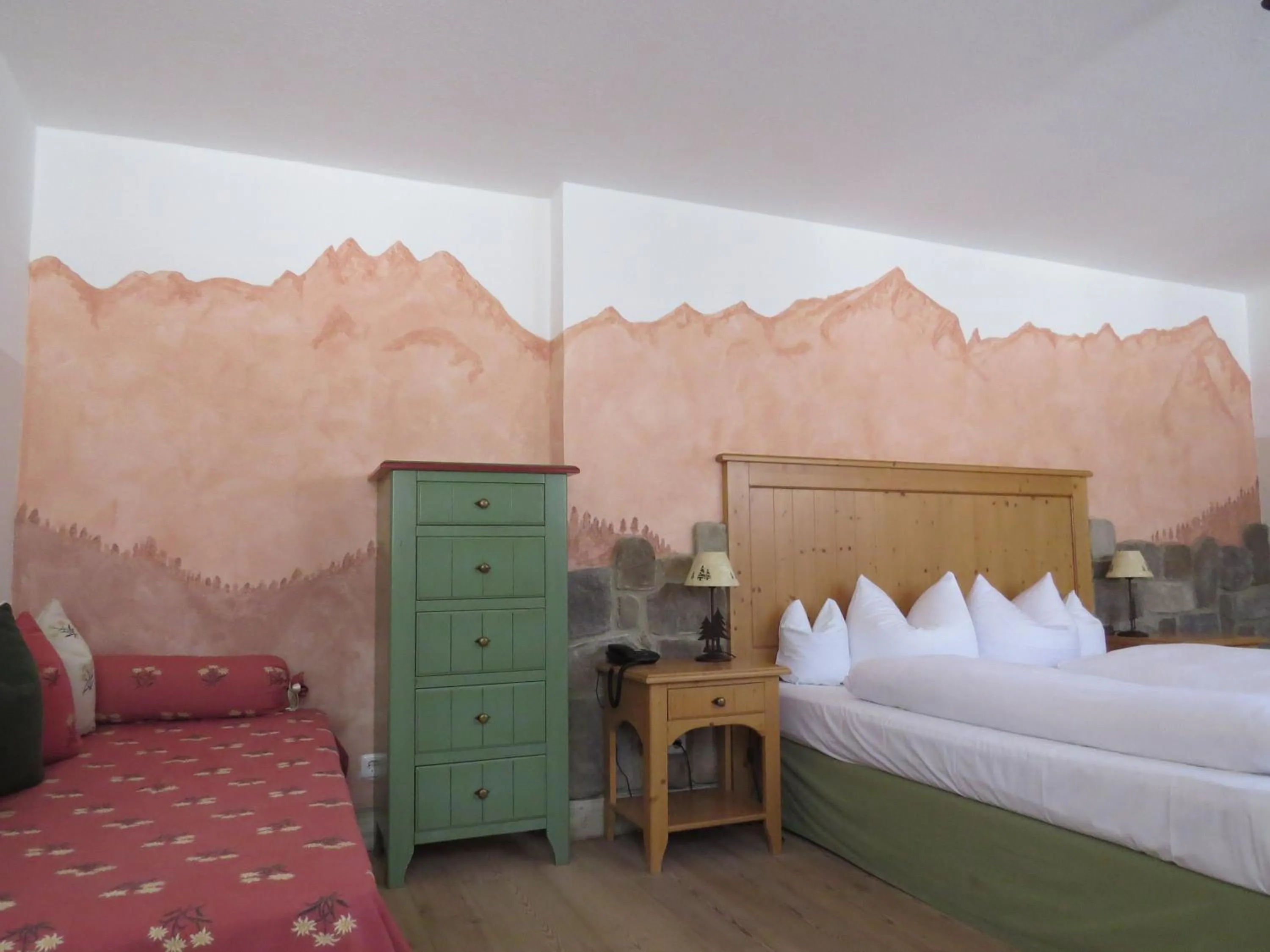 Bedroom, Bed in Landkomforthotel Panorama & Restaurant Bella Vista