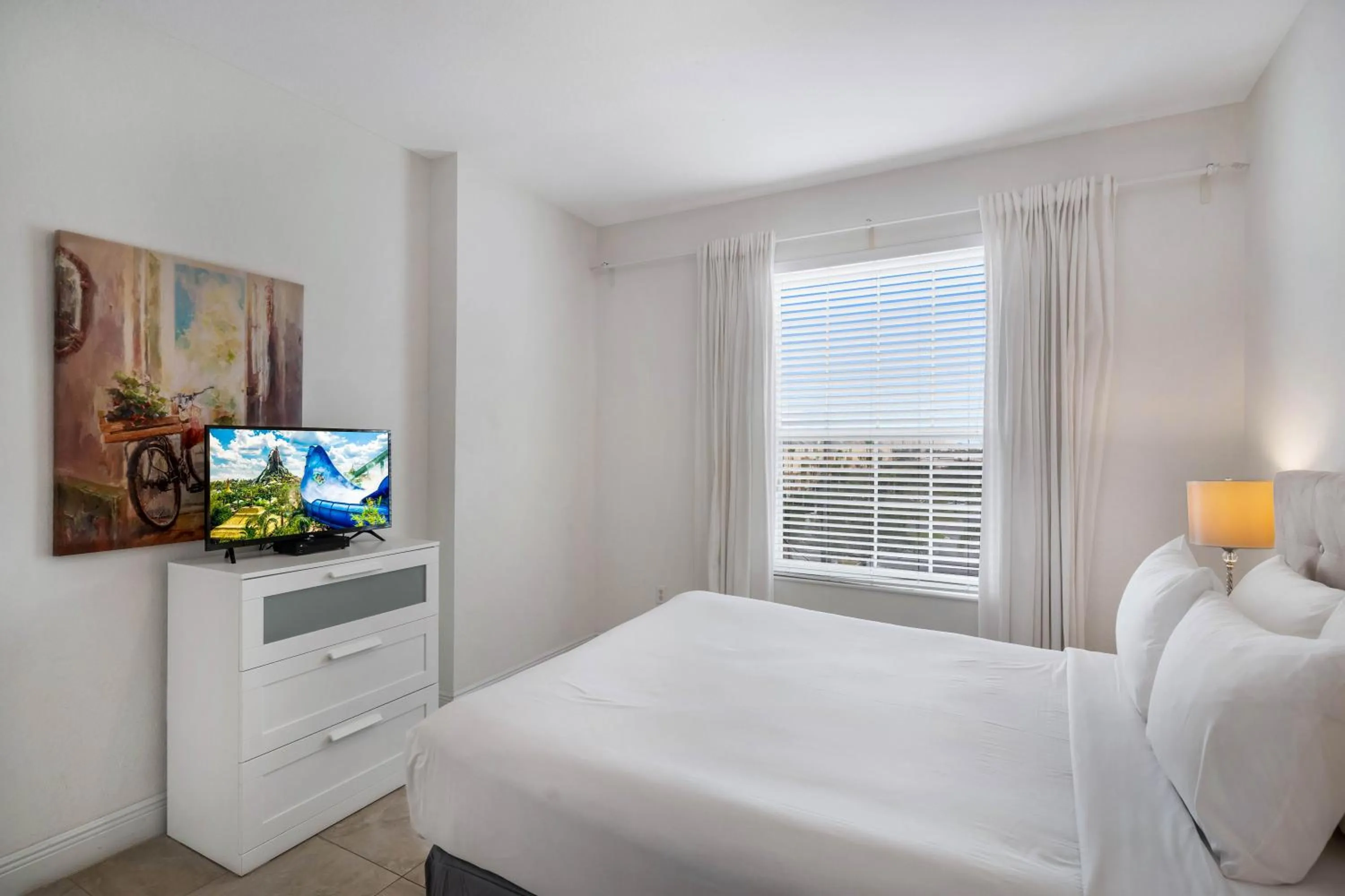 Bed in Updated Condo Near Conv Ctr, I-Drive & Universal