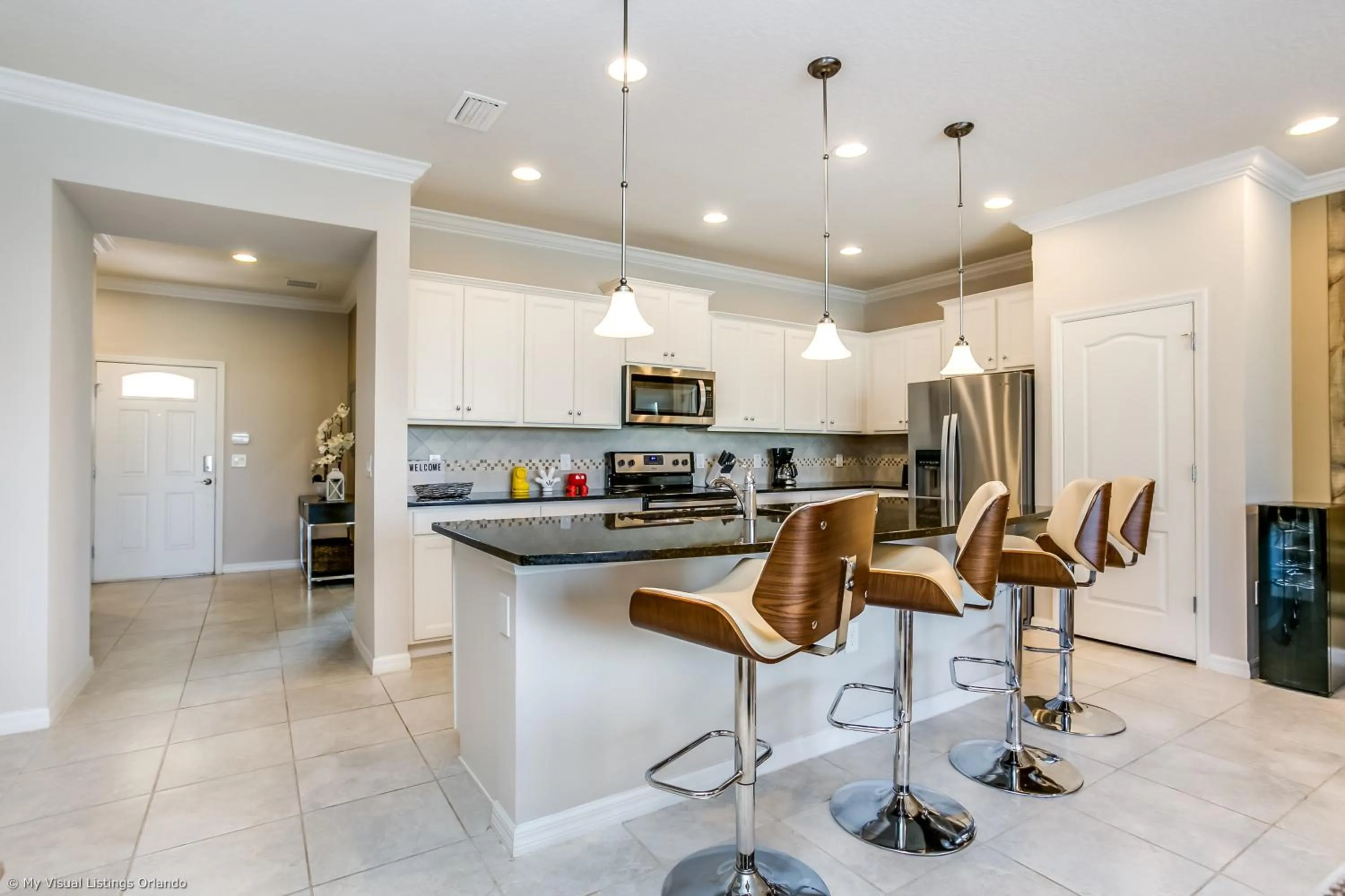 Beautiful Townhome wPrivate Pool 7 mi to Disney