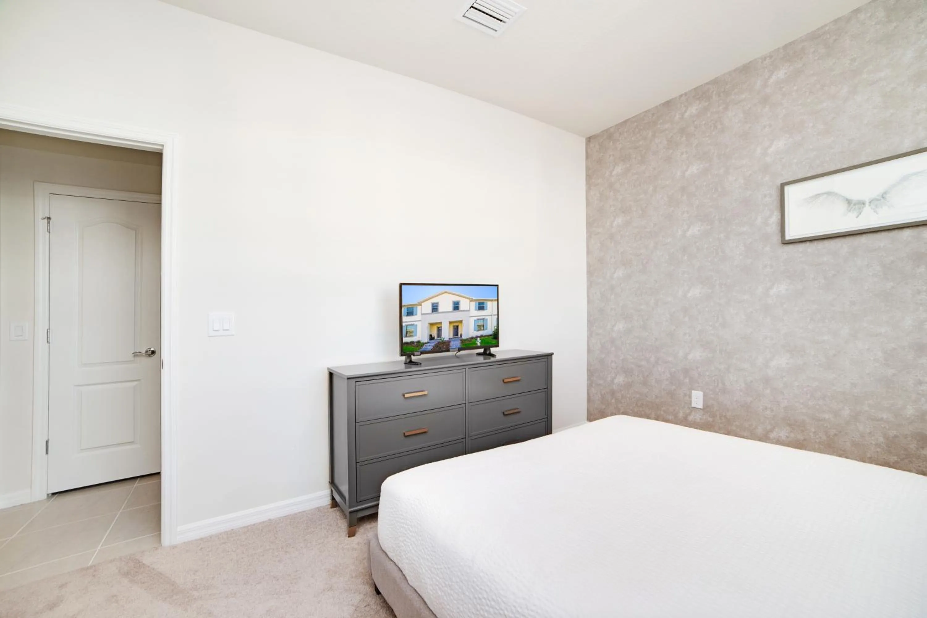 Bed in Townhome Splash Pool BBQ FREE Water Park