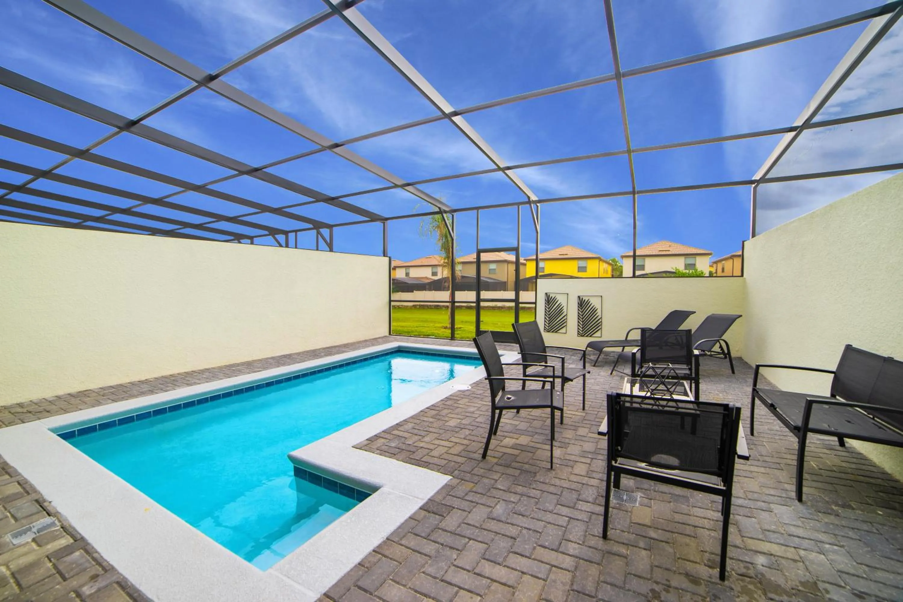 Townhome Splash Pool BBQ FREE Water Park