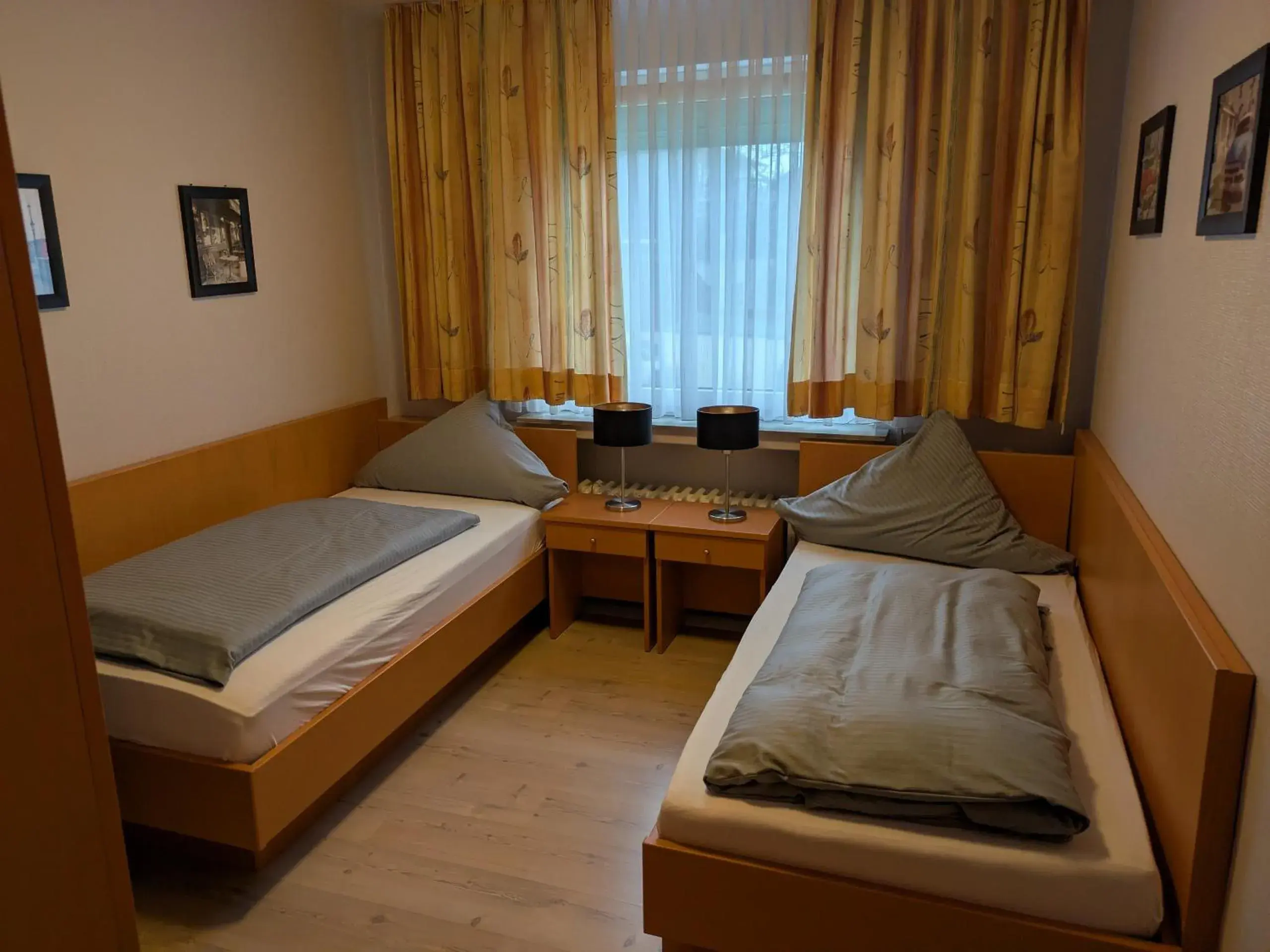 Budget Twin Room - single occupancy in Hotel Alscher Budget Twin Room - single occupancy in Hotel Alscher