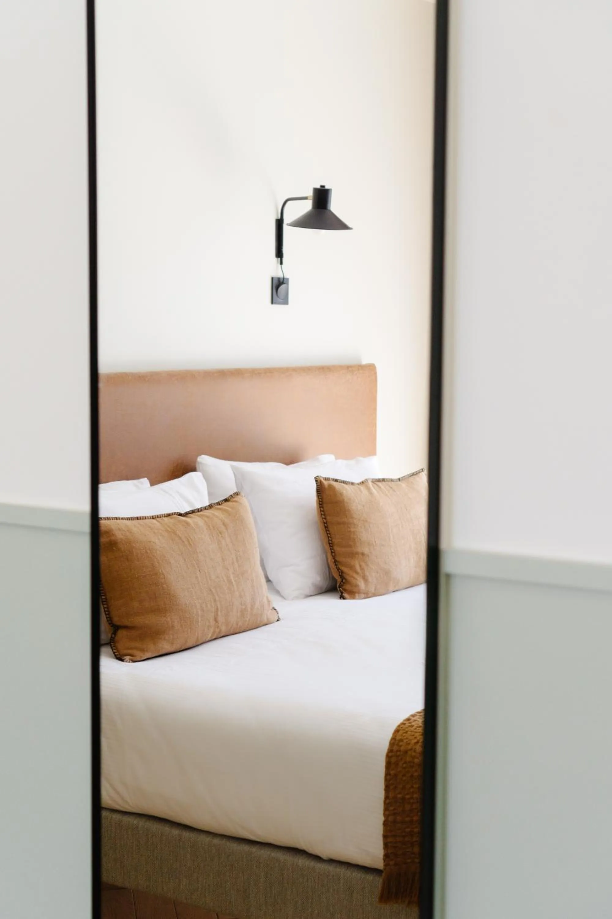 Bedroom, Bed in Hôtel Le Mouton Bleu