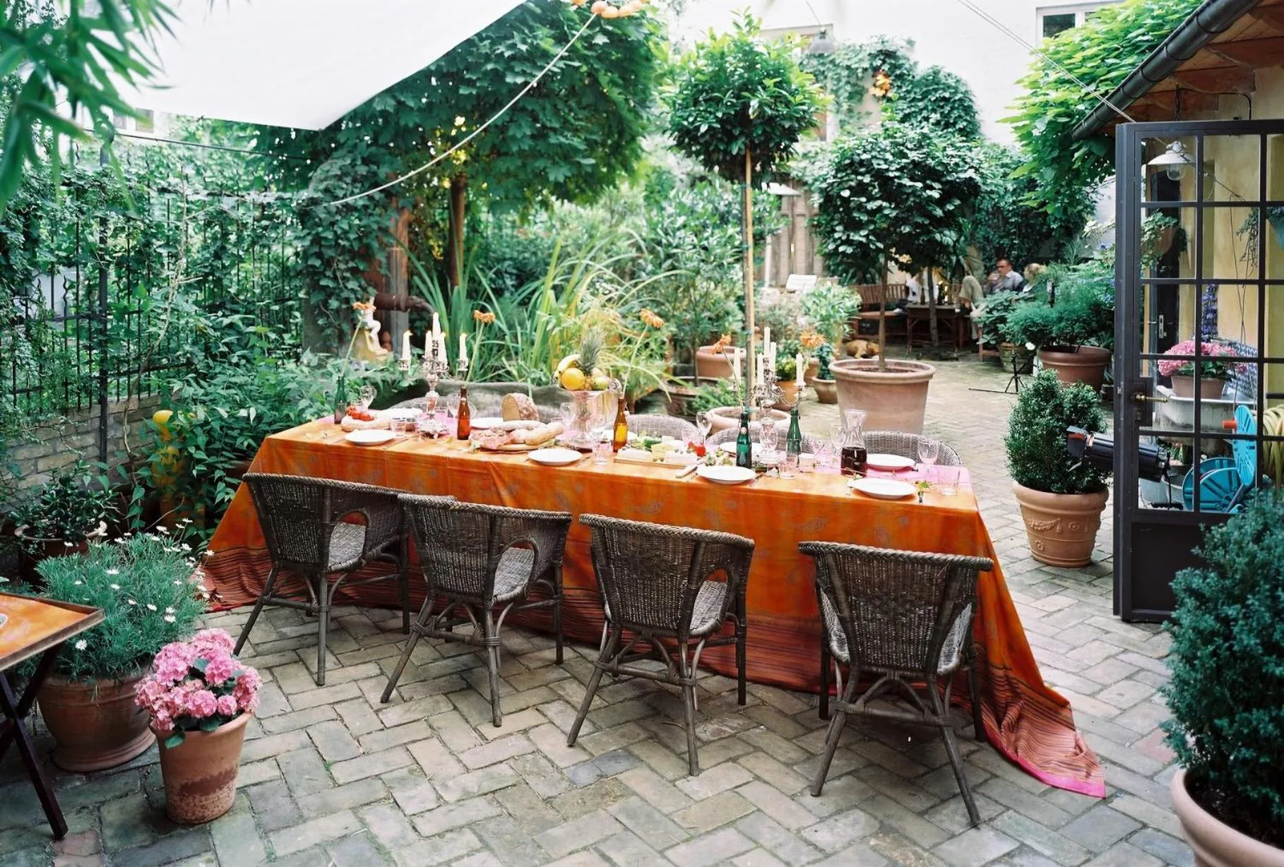 Property building in ackselhaus & blue Home