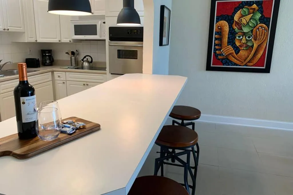 Kitchen or kitchenette in Beautiful Apartment Steps Away from the Beach