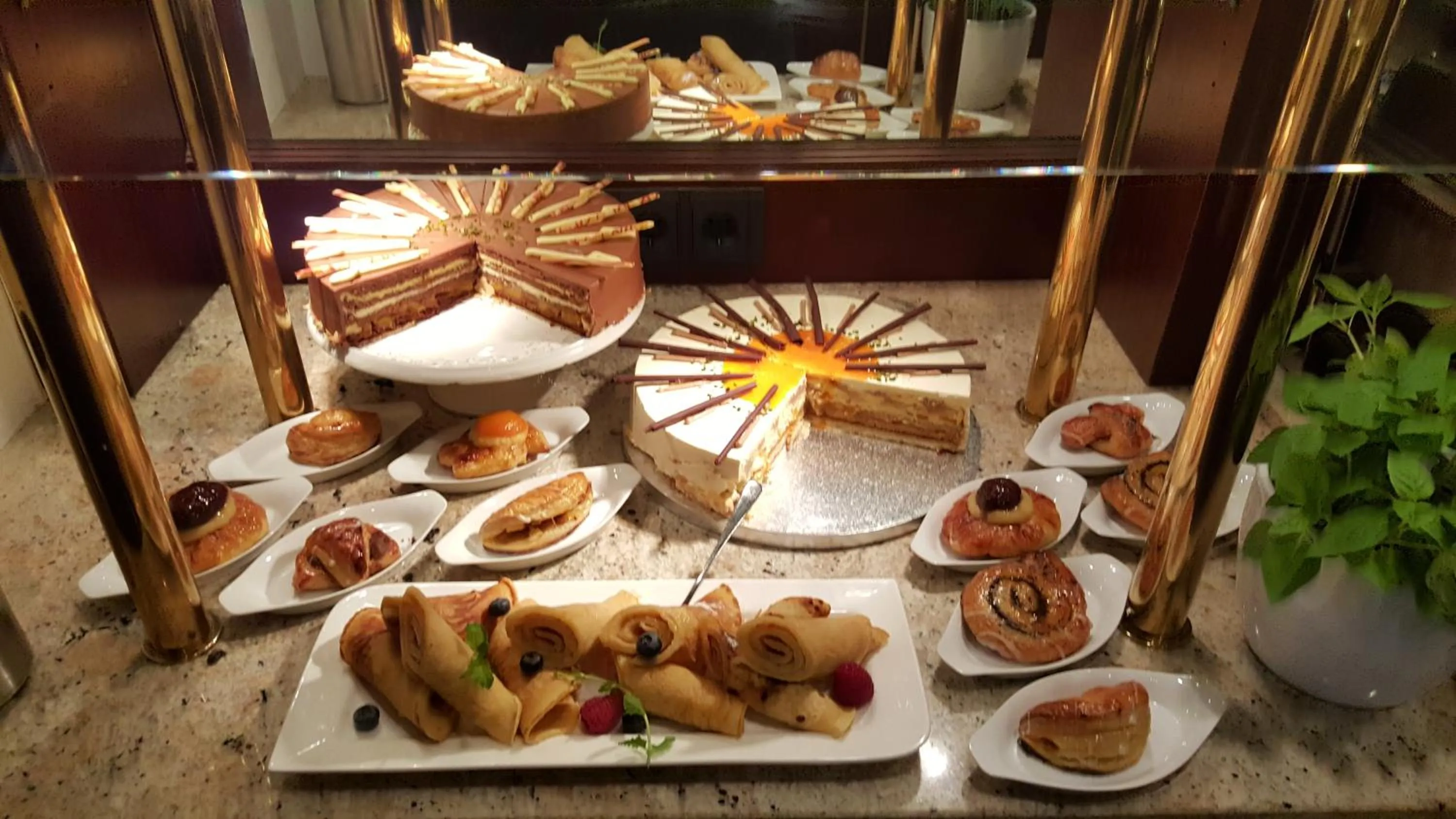 Breakfast in Hotel Graupner