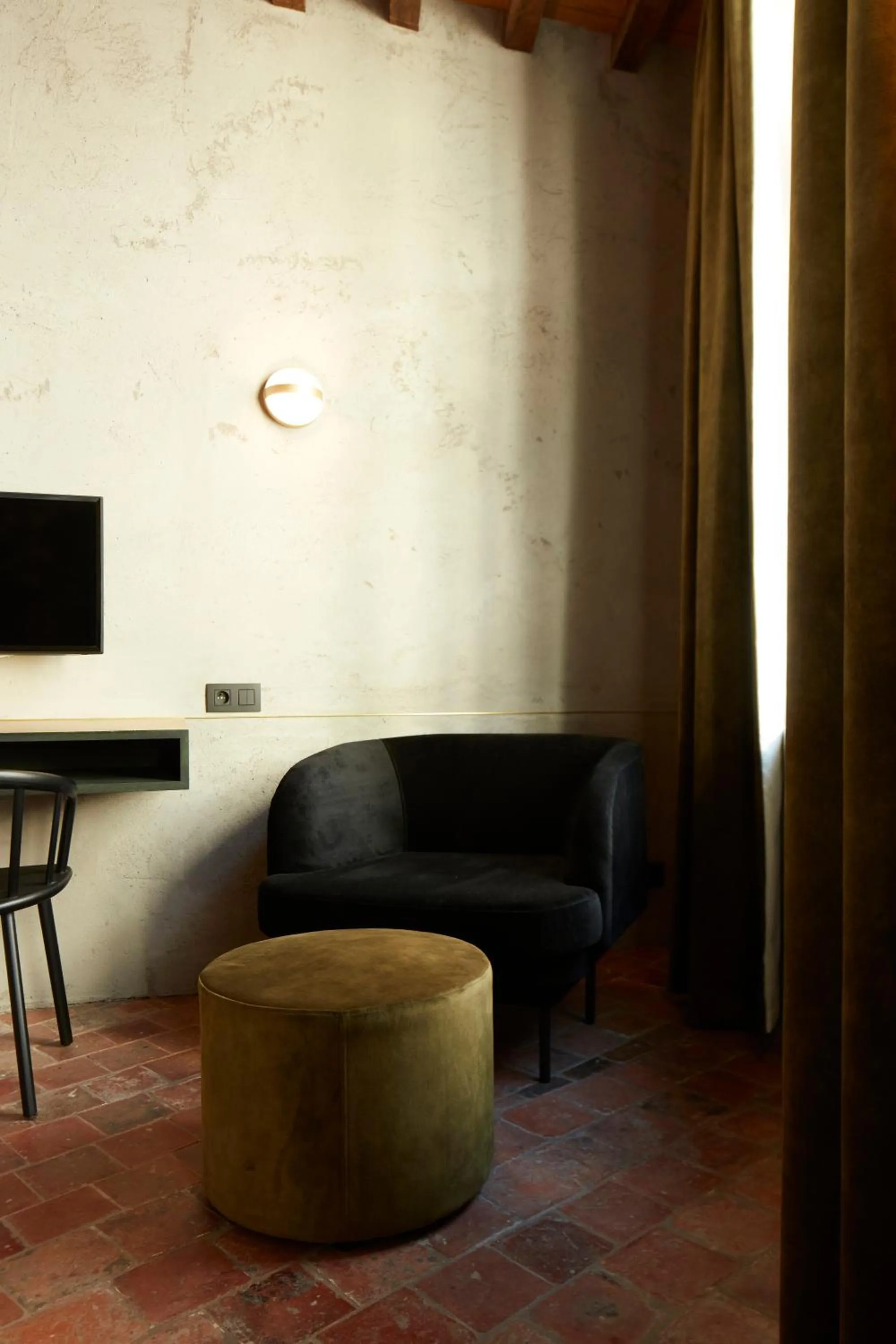 TV and multimedia in Nonam Boutique Hotel Gent