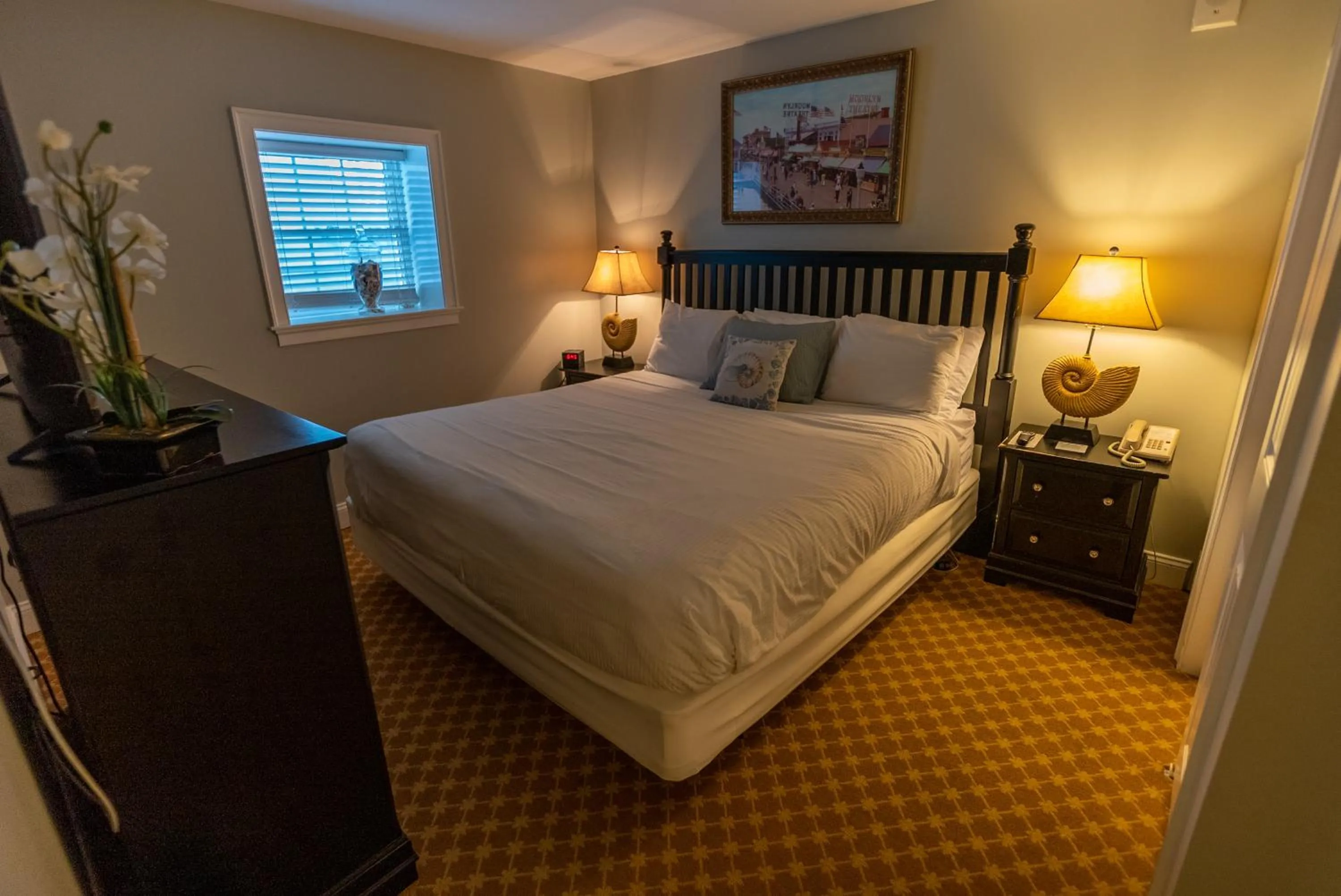 Bed in The Flanders Hotel