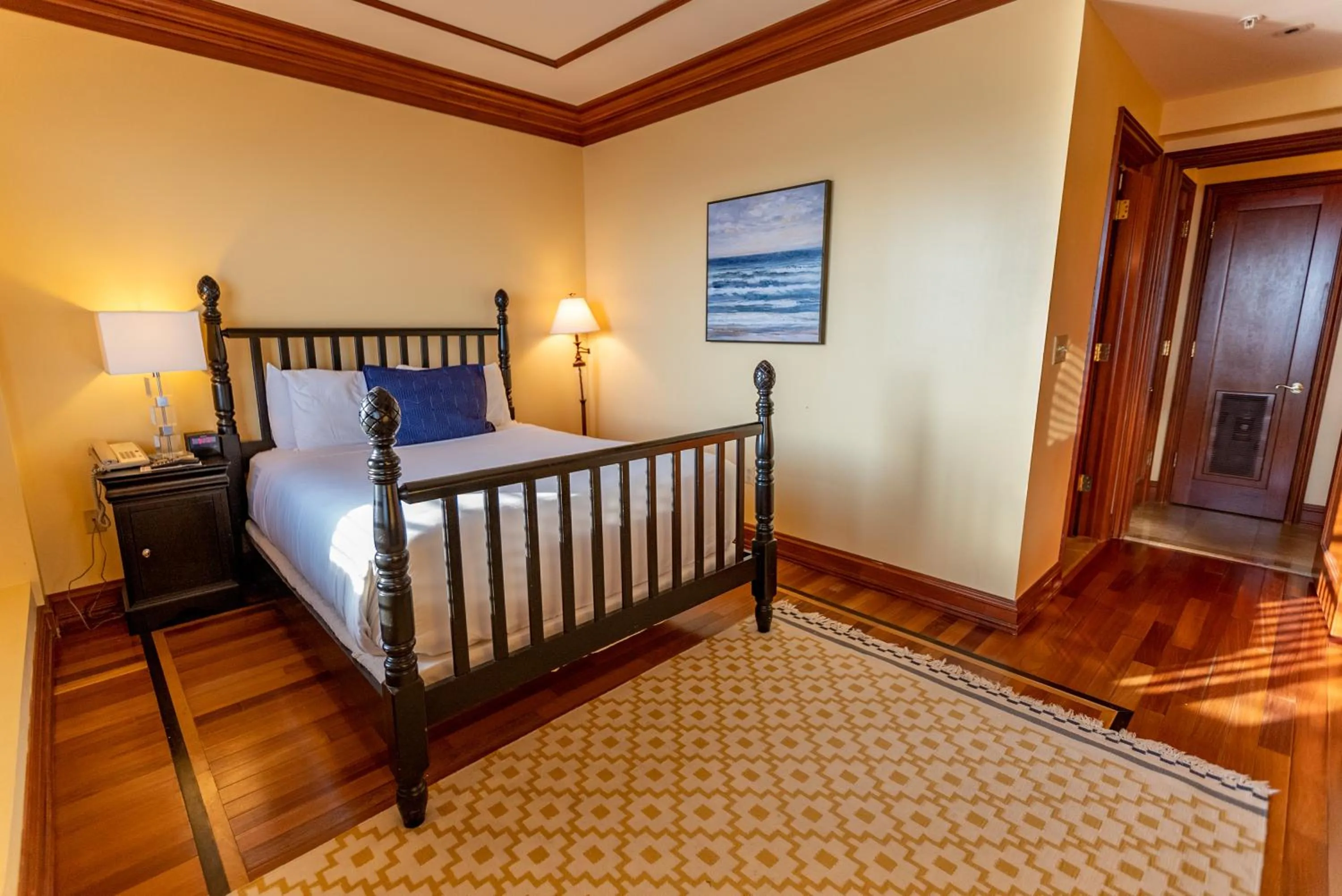 Bed in The Flanders Hotel