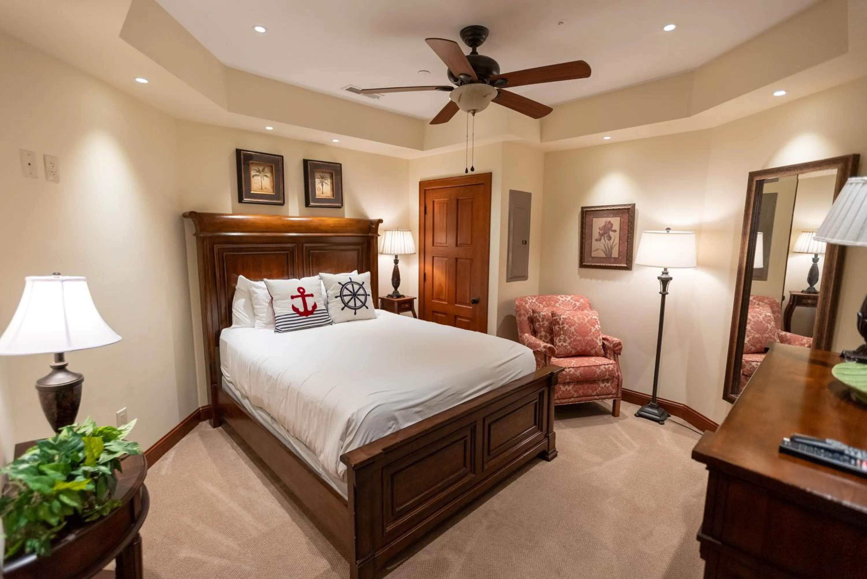 Bed in The Flanders Hotel