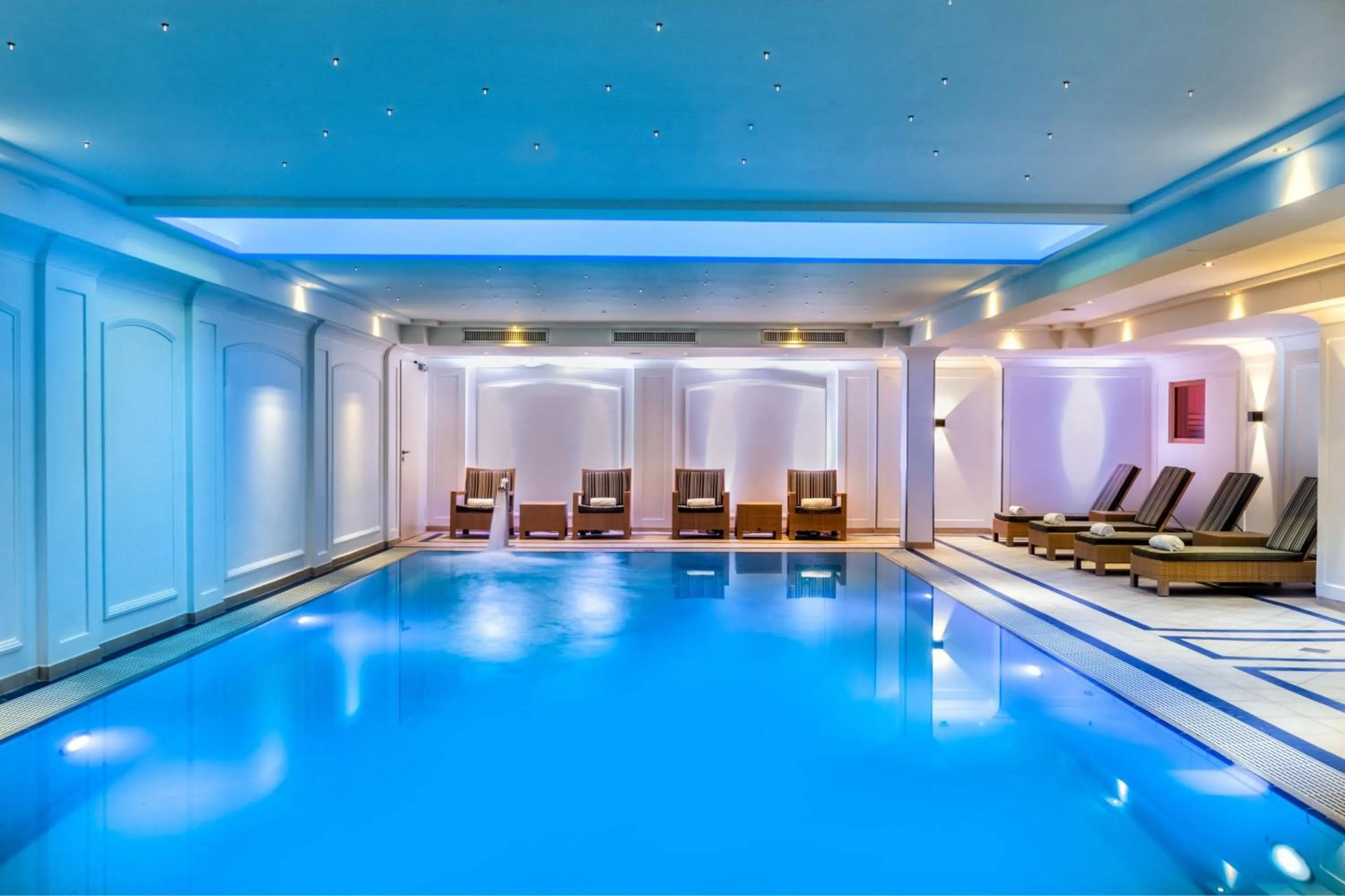 Swimming pool in JW Marriott Hotel Berlin
