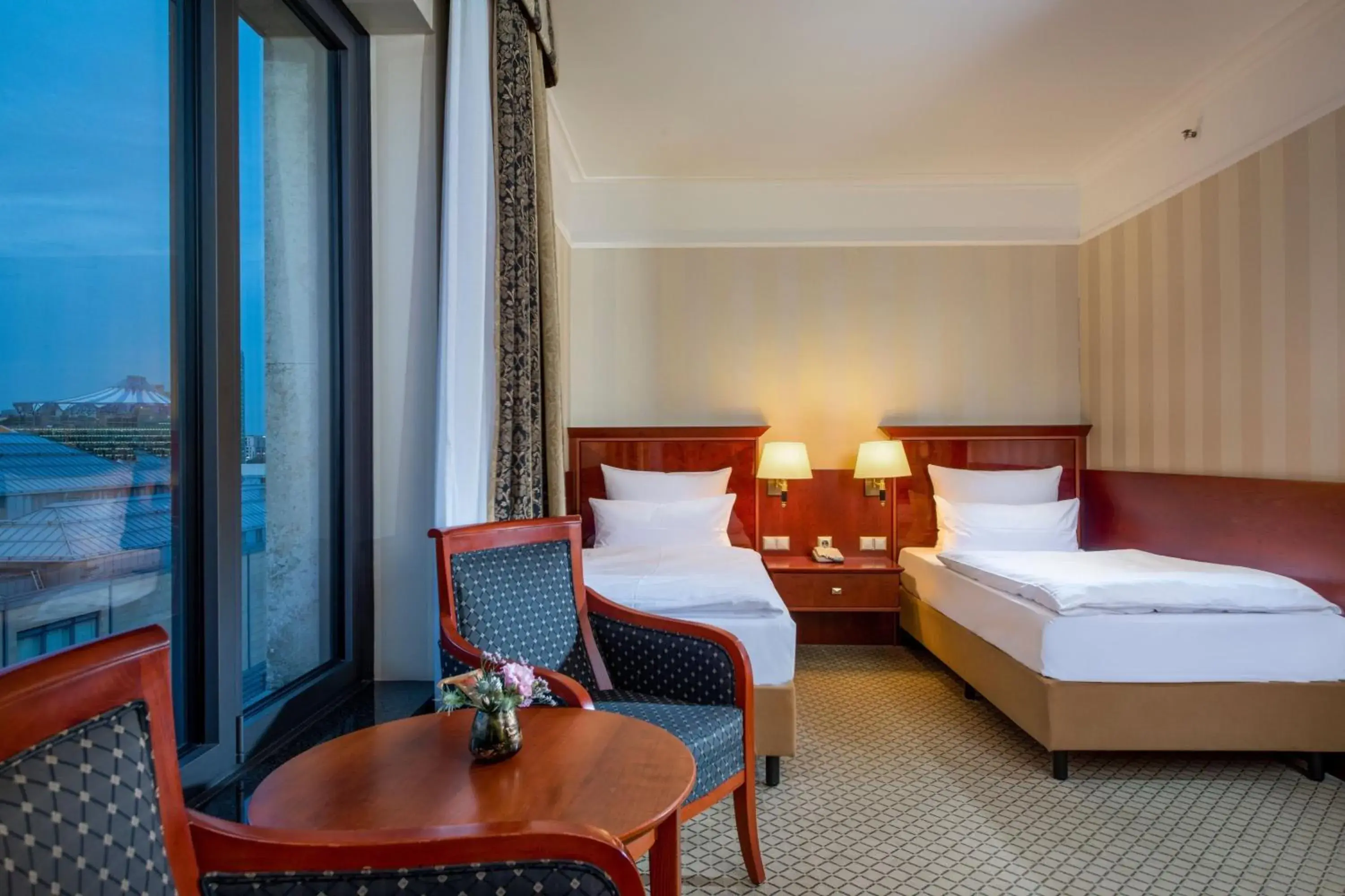 Classic, Guest room, 2 Twin/Single Bed(s) in JW Marriott Hotel Berlin Classic, Guest room, 2 Twin/Single Bed(s) in JW Marriott Hotel Berlin