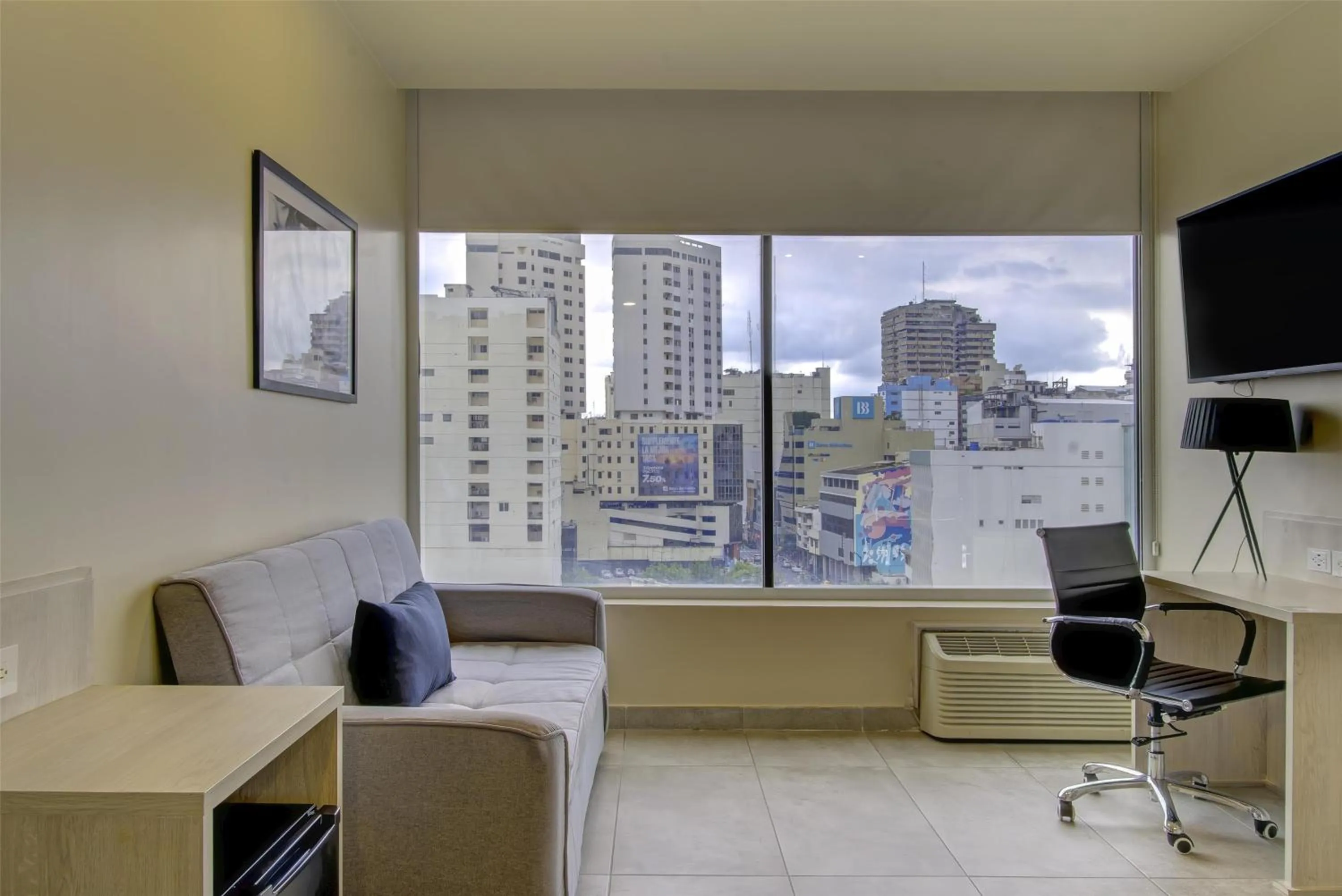 Living room in DoubleTree by Hilton Guayaquil