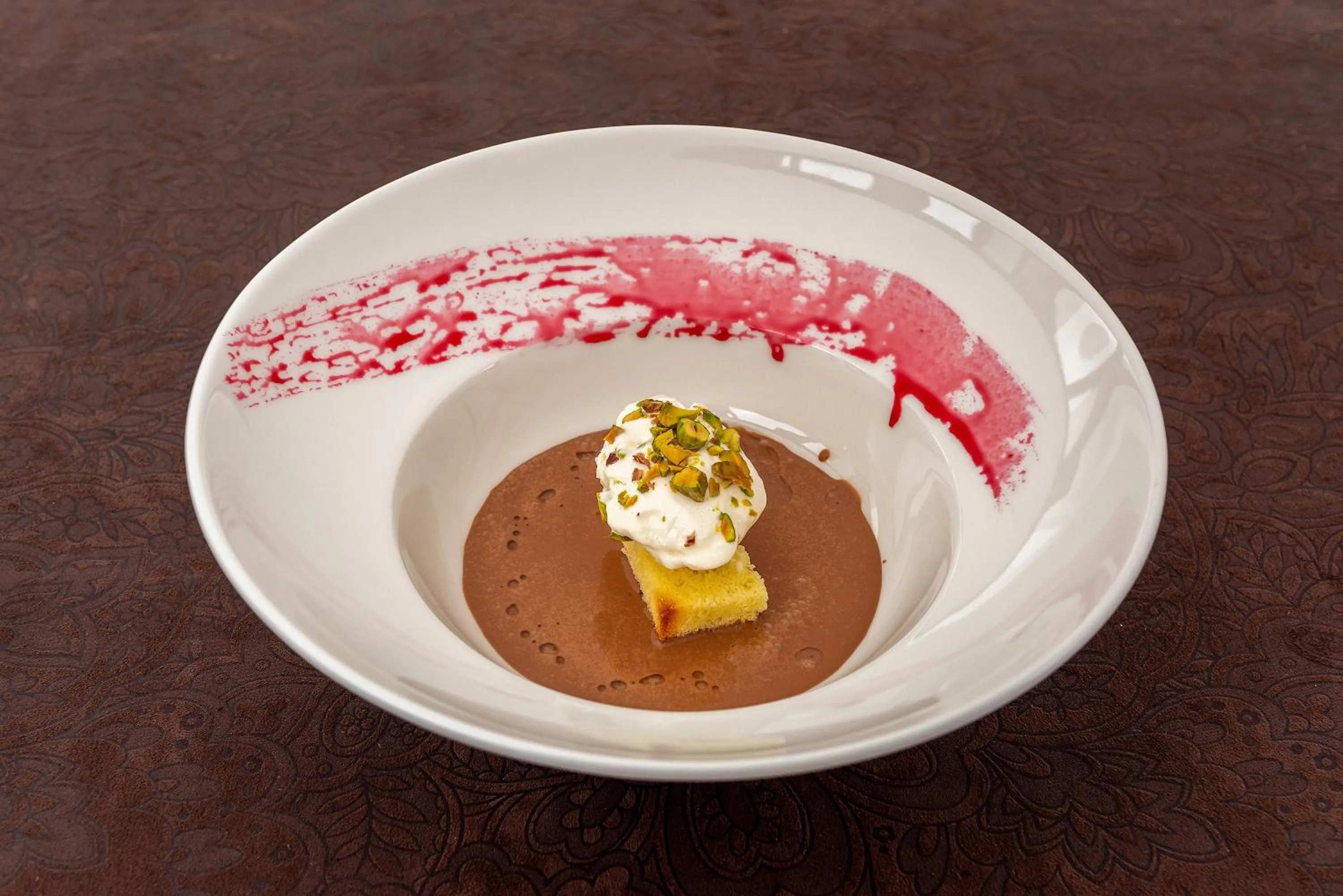 Food in River Garden Hotel + Suites