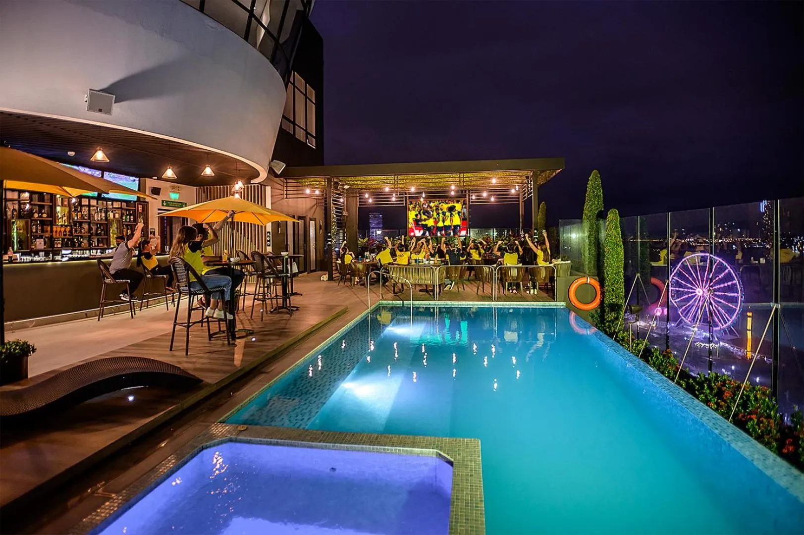 Balcony/Terrace in River Garden Hotel + Suites