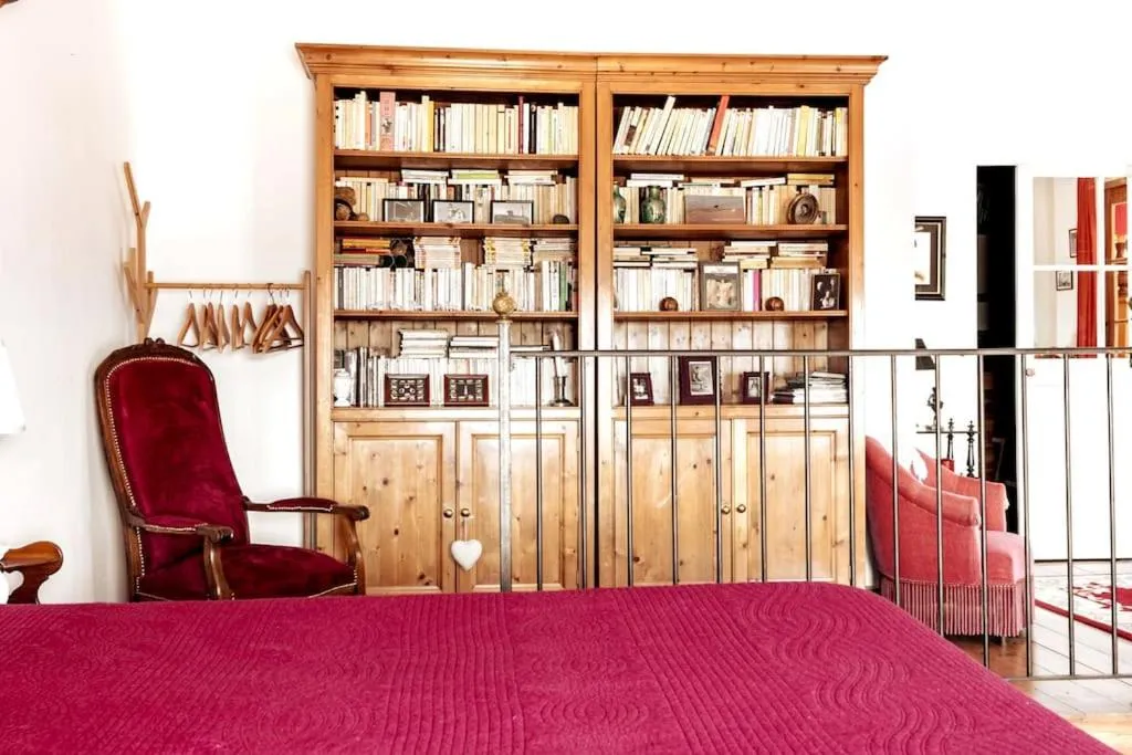 Bed in Six chandelles m'étaient comptées