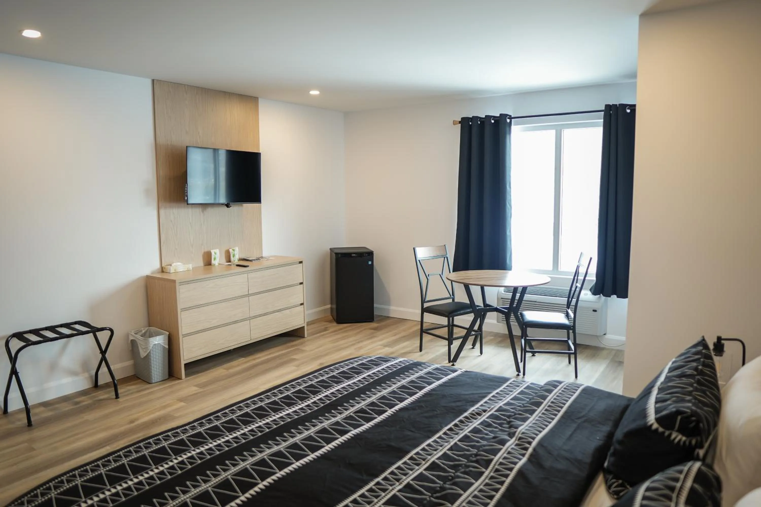 Bed in Hôtel St-Alexis