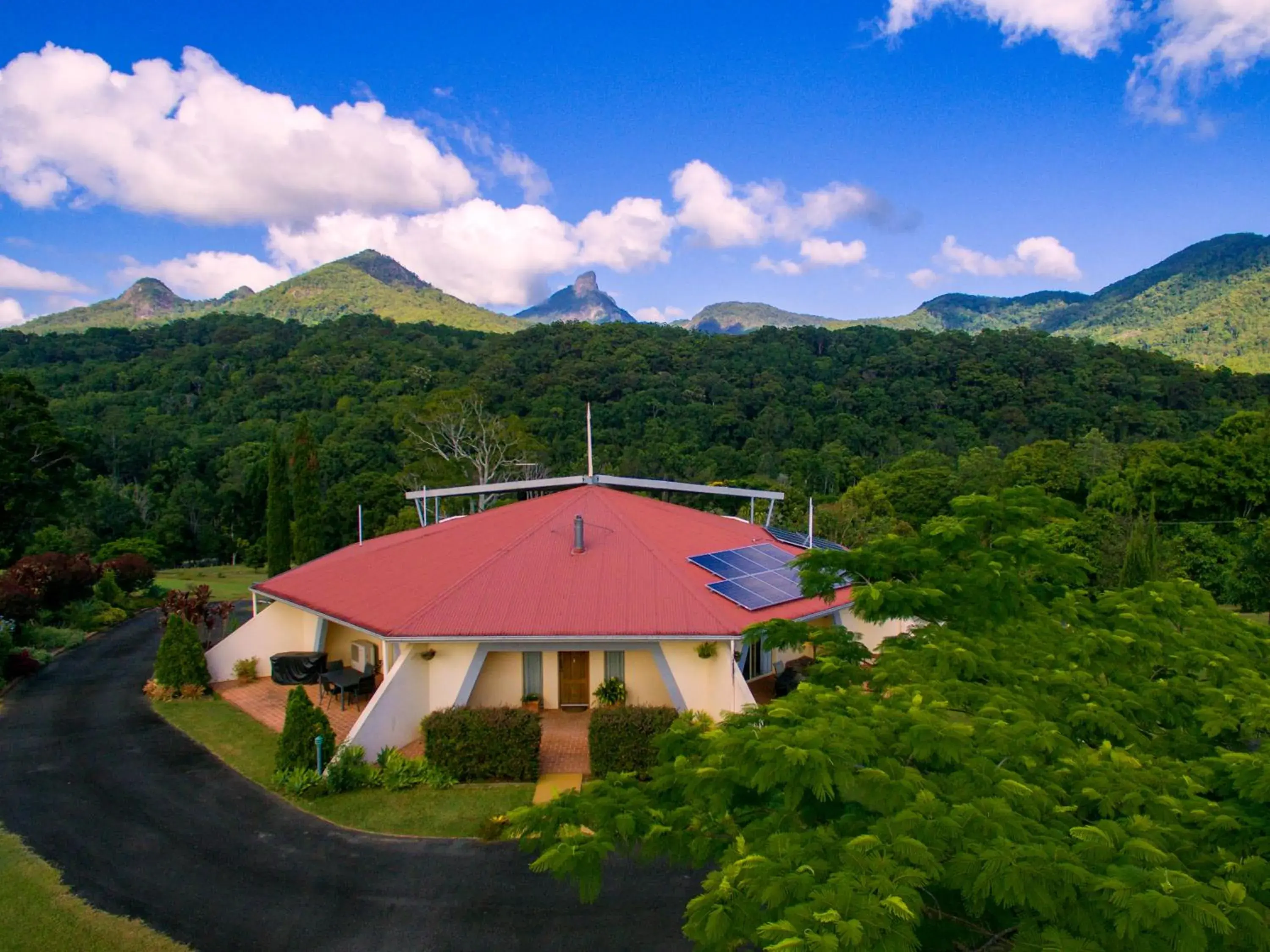 A view of Mount Warning A view of Mount Warning