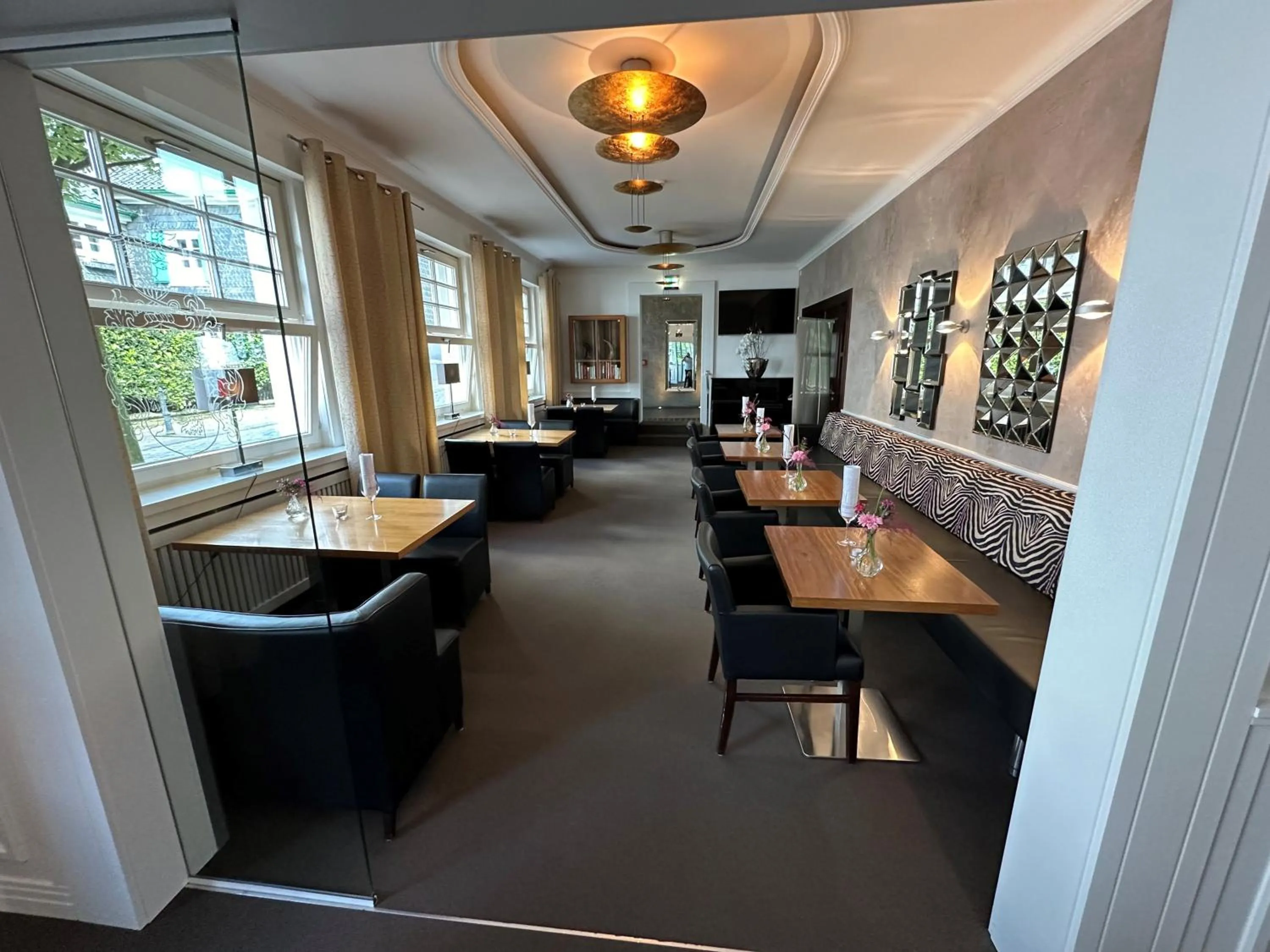 Lounge or bar in Hotel Gräfrather Hof