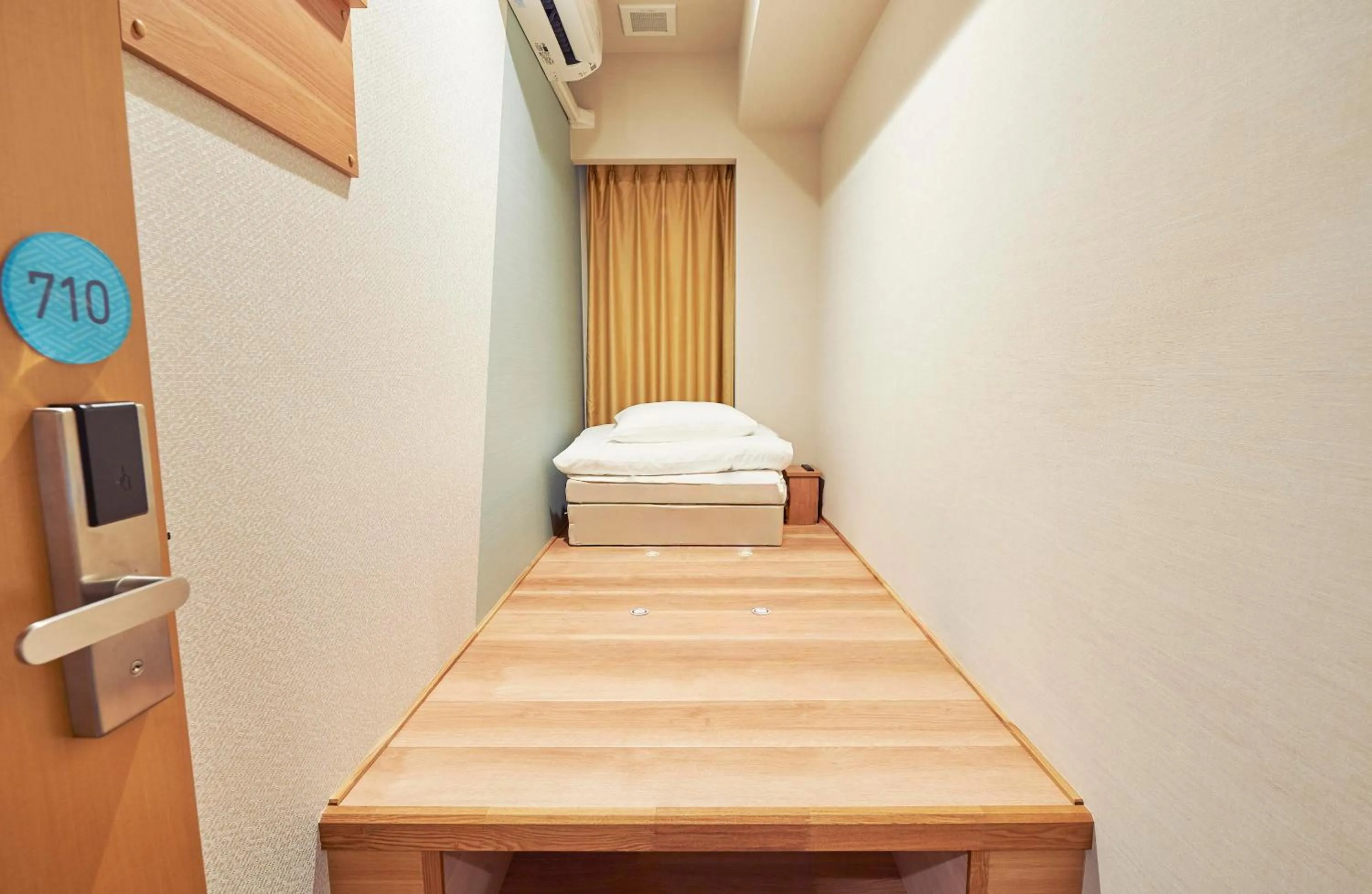 Photo of the whole room, Bed in THE POCKET HOTEL Kyoto Karasuma Gojo