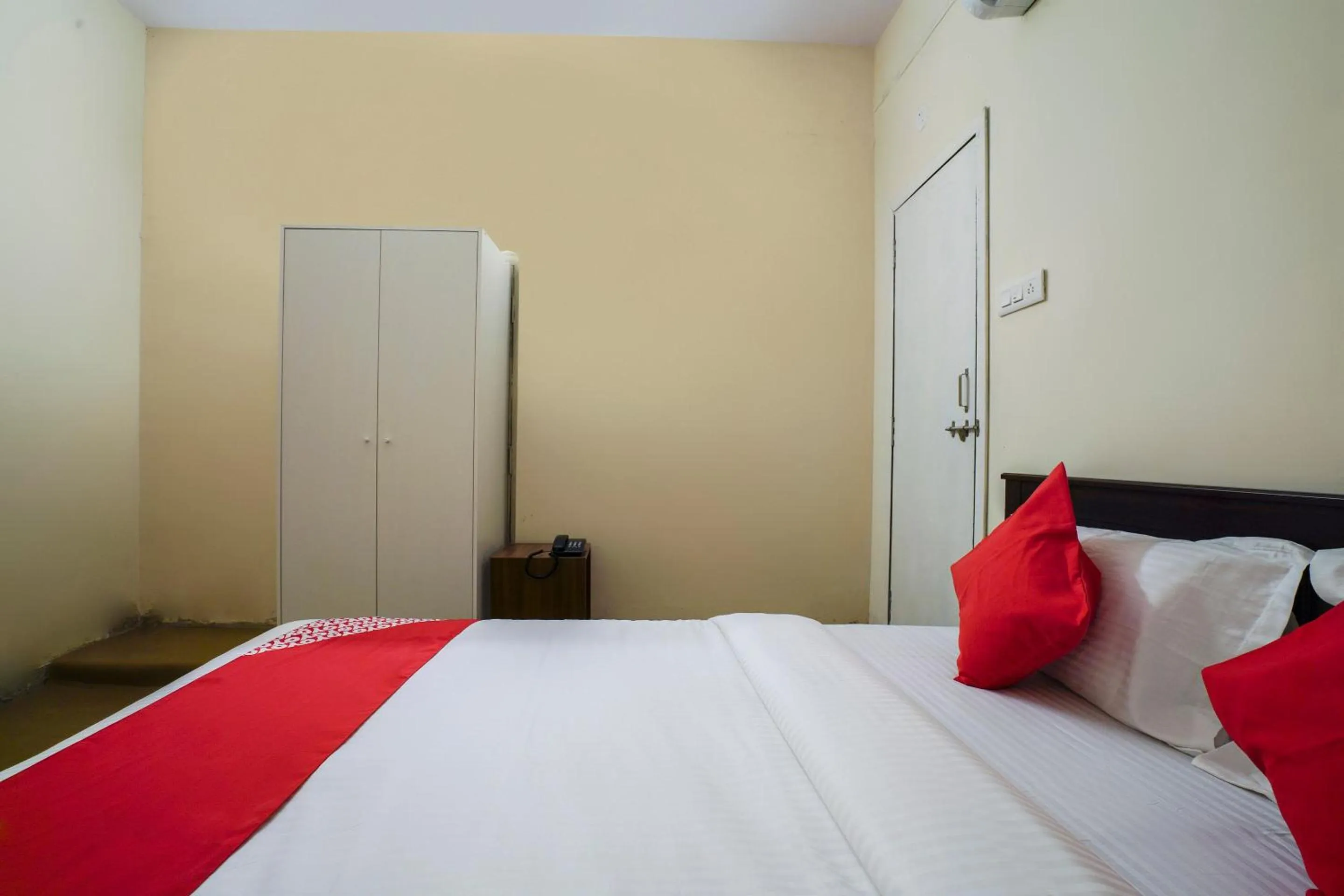 Bedroom, Bed in Hotel O Alpine glow Zenith