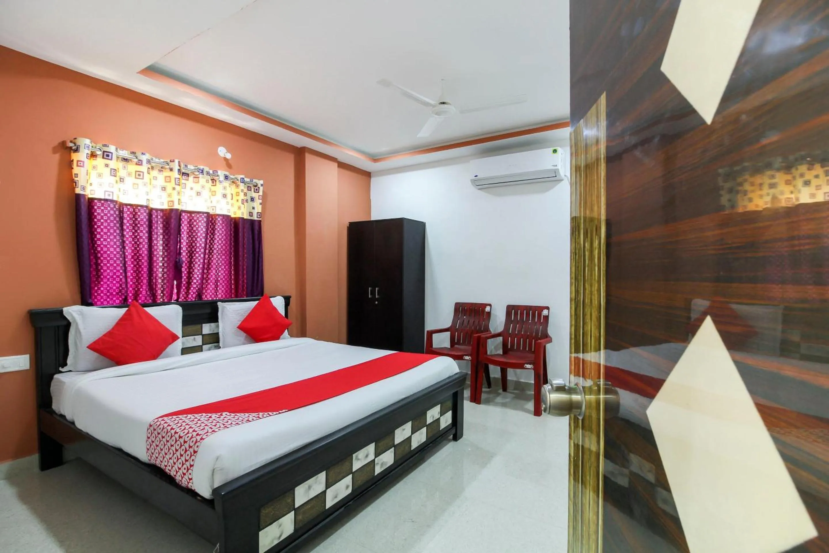 Bedroom, Bed in Super Hotel O New Cyber Grand Madhapur