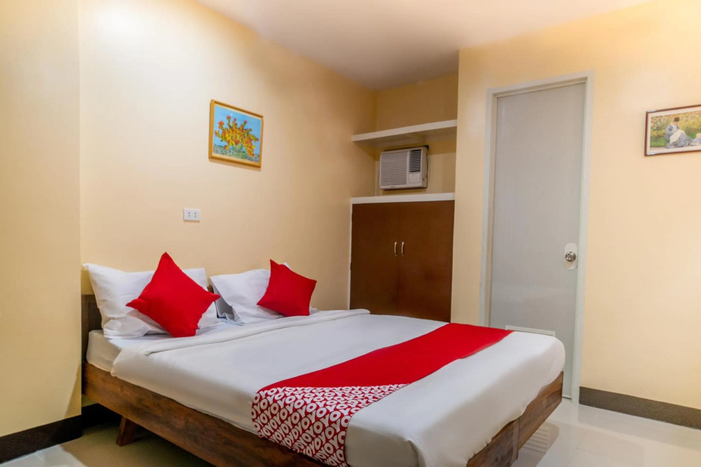 Bedroom in Super OYO 604 Chateau Cinco Dormitel