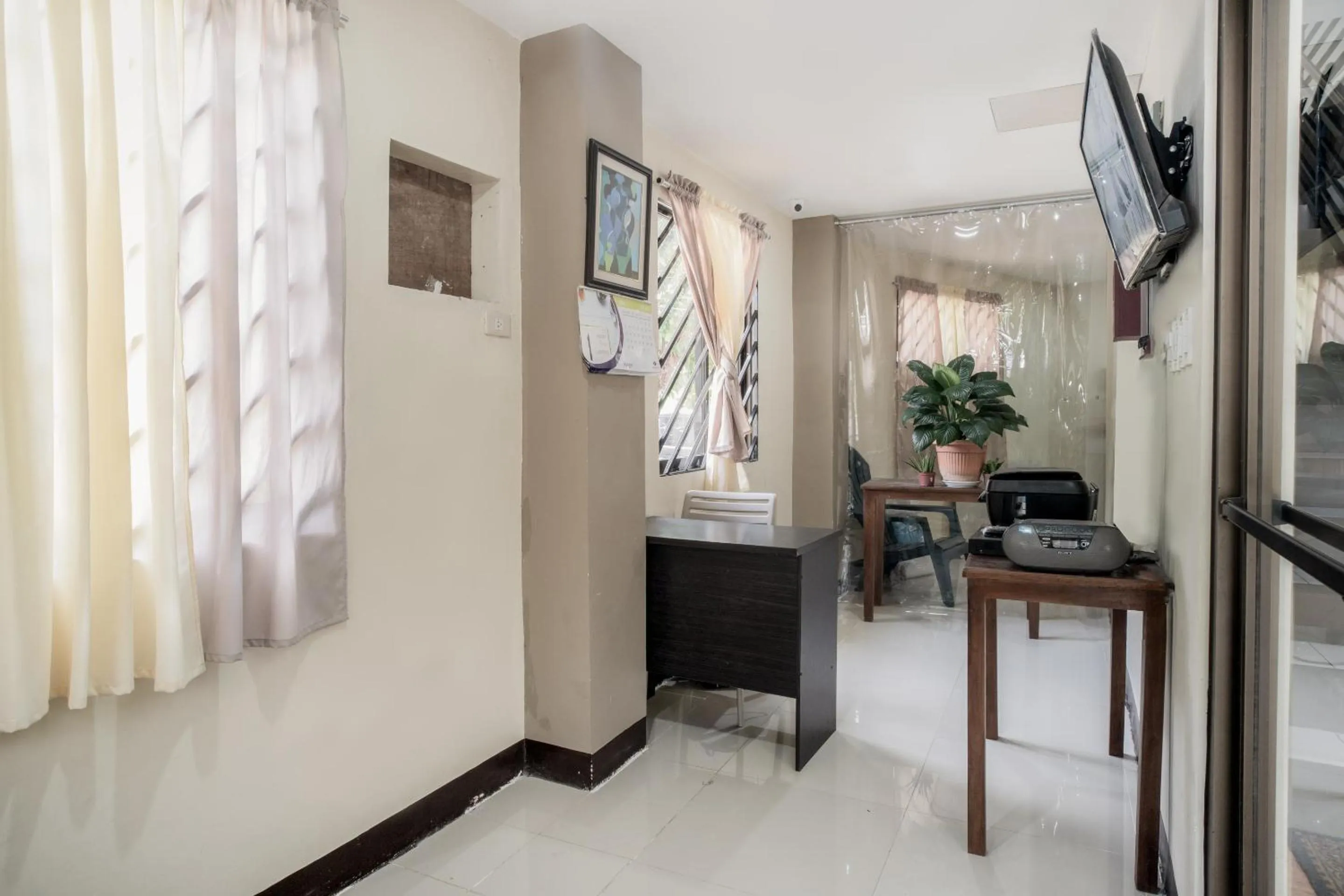 Lobby or reception in Super OYO 604 Chateau Cinco Dormitel