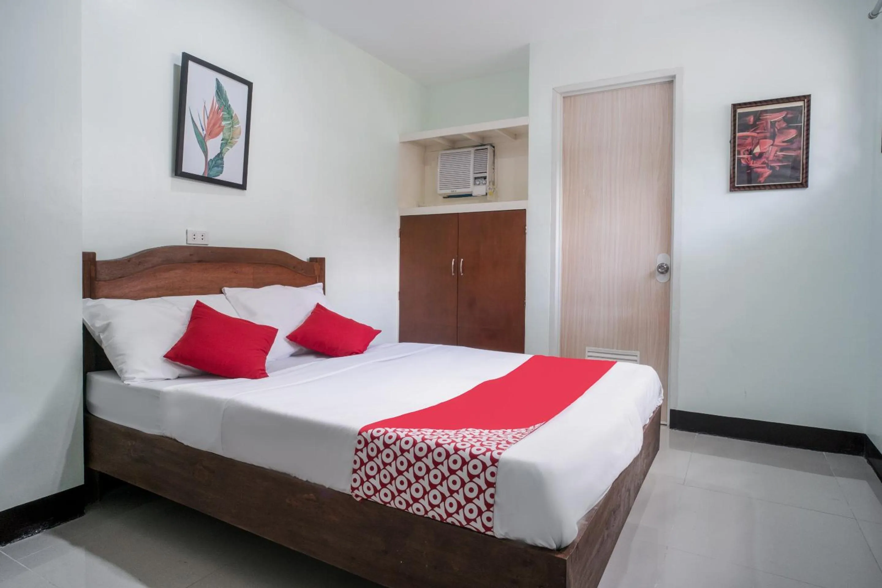 Bedroom in Super OYO 604 Chateau Cinco Dormitel