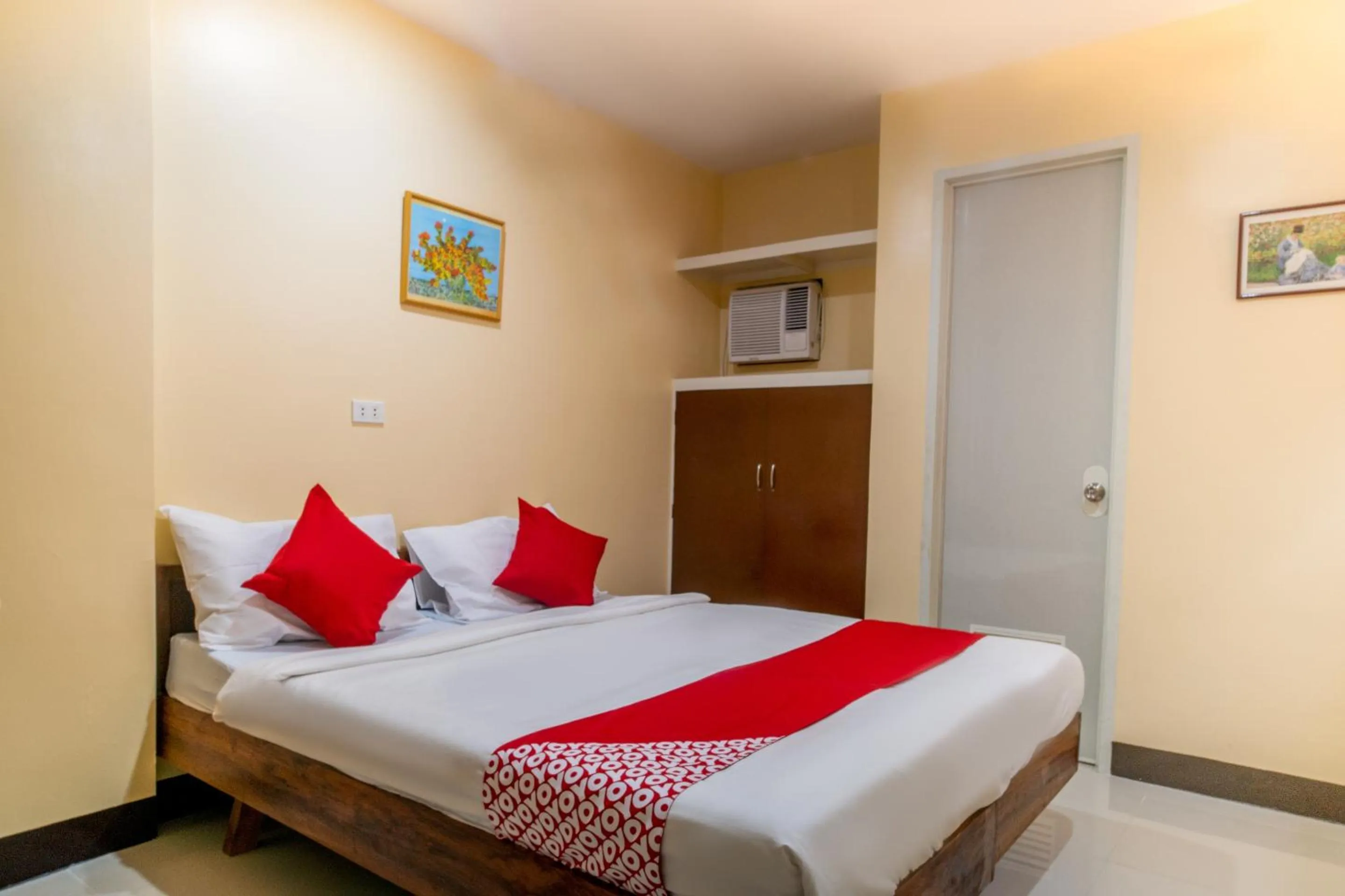 Bedroom in Super OYO 604 Chateau Cinco Dormitel