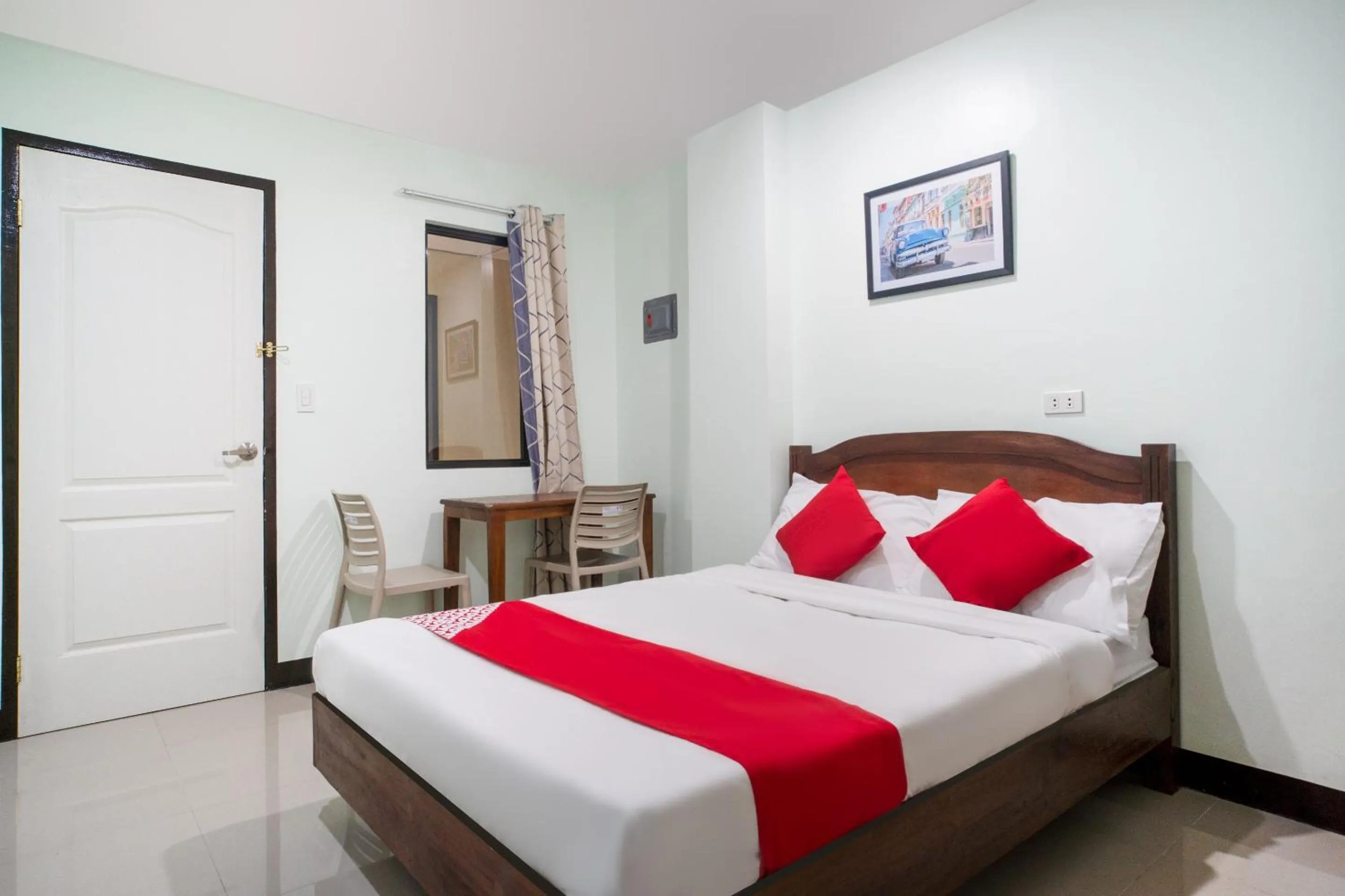 Bedroom in Super OYO 604 Chateau Cinco Dormitel