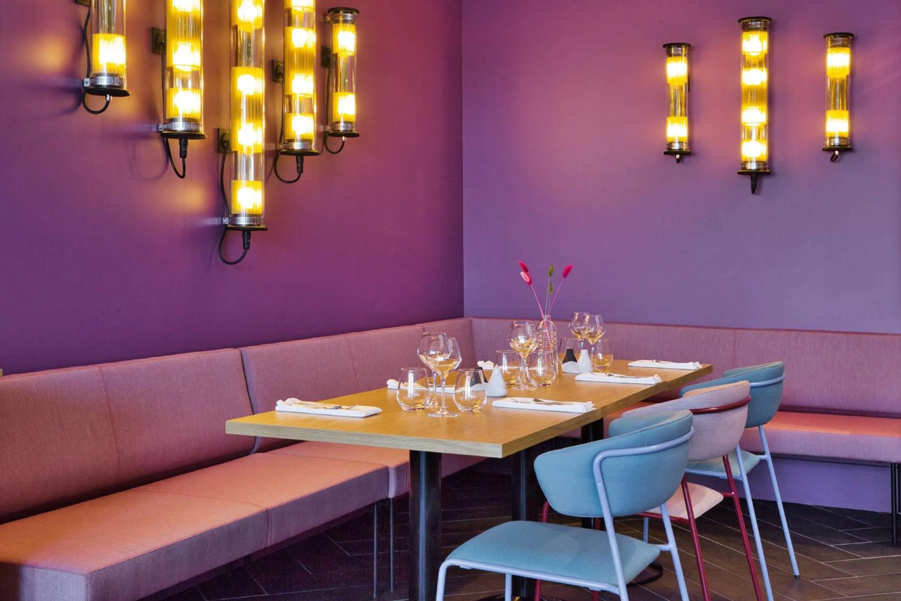 Restaurant/places to eat in Aiden by Best Western Clermont-Ferrand Hotel & Spa