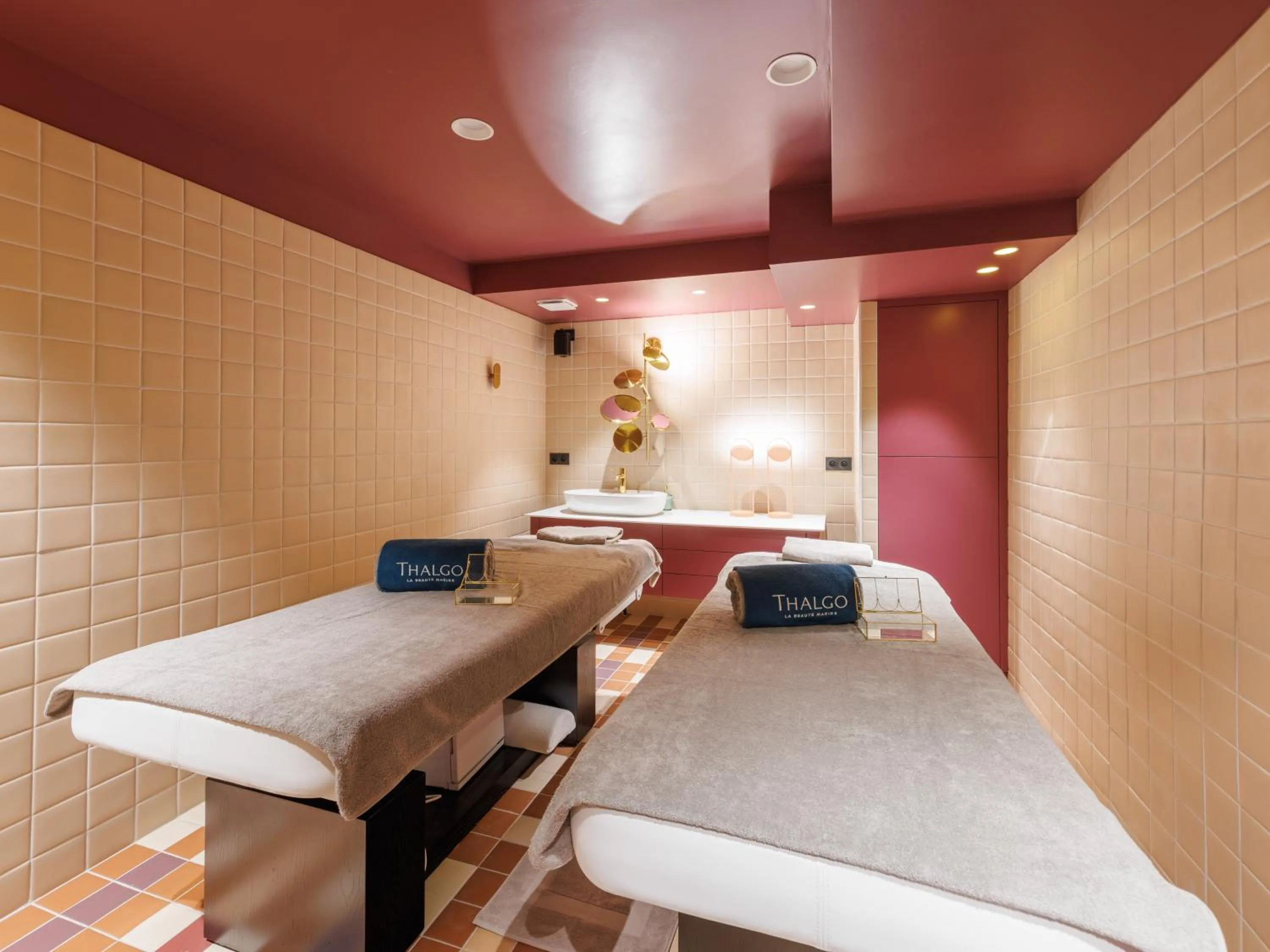 Massage, Bed in Aiden by Best Western Clermont-Ferrand Hotel & Spa