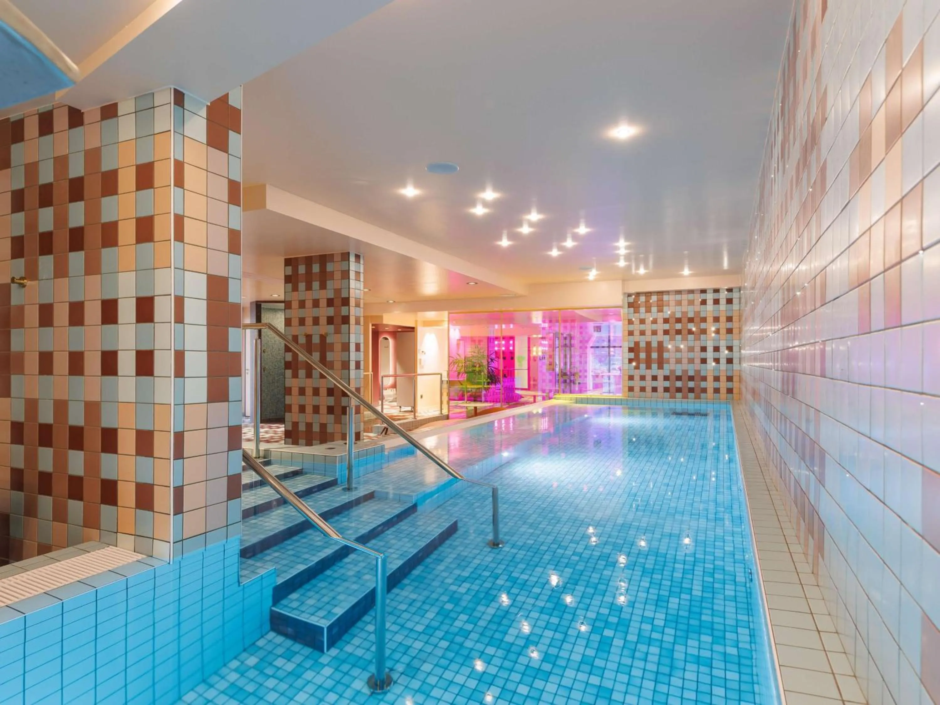 Hot Tub in Aiden by Best Western Clermont-Ferrand Hotel & Spa