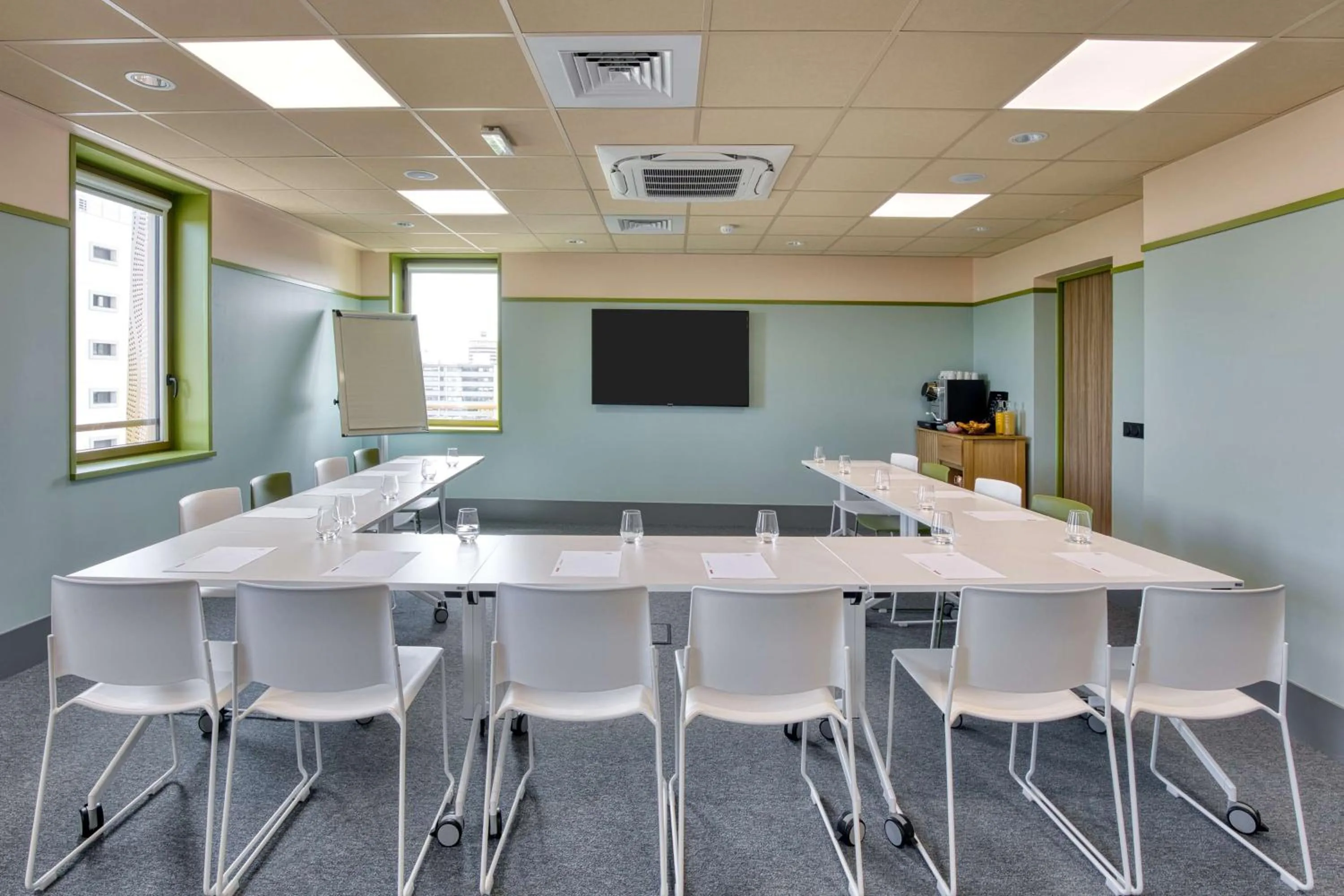 Meeting/conference room in Aiden by Best Western Clermont-Ferrand Hotel & Spa