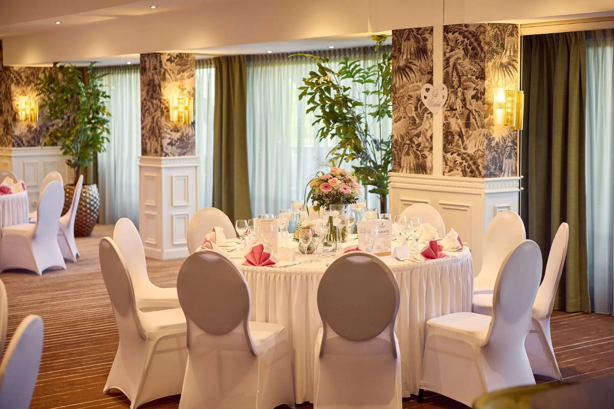 Restaurant/places to eat in Hotel Moers van der Valk