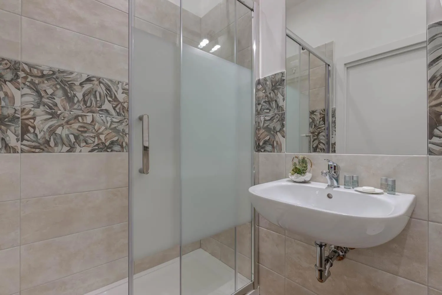 Shower in The Venue Sistina